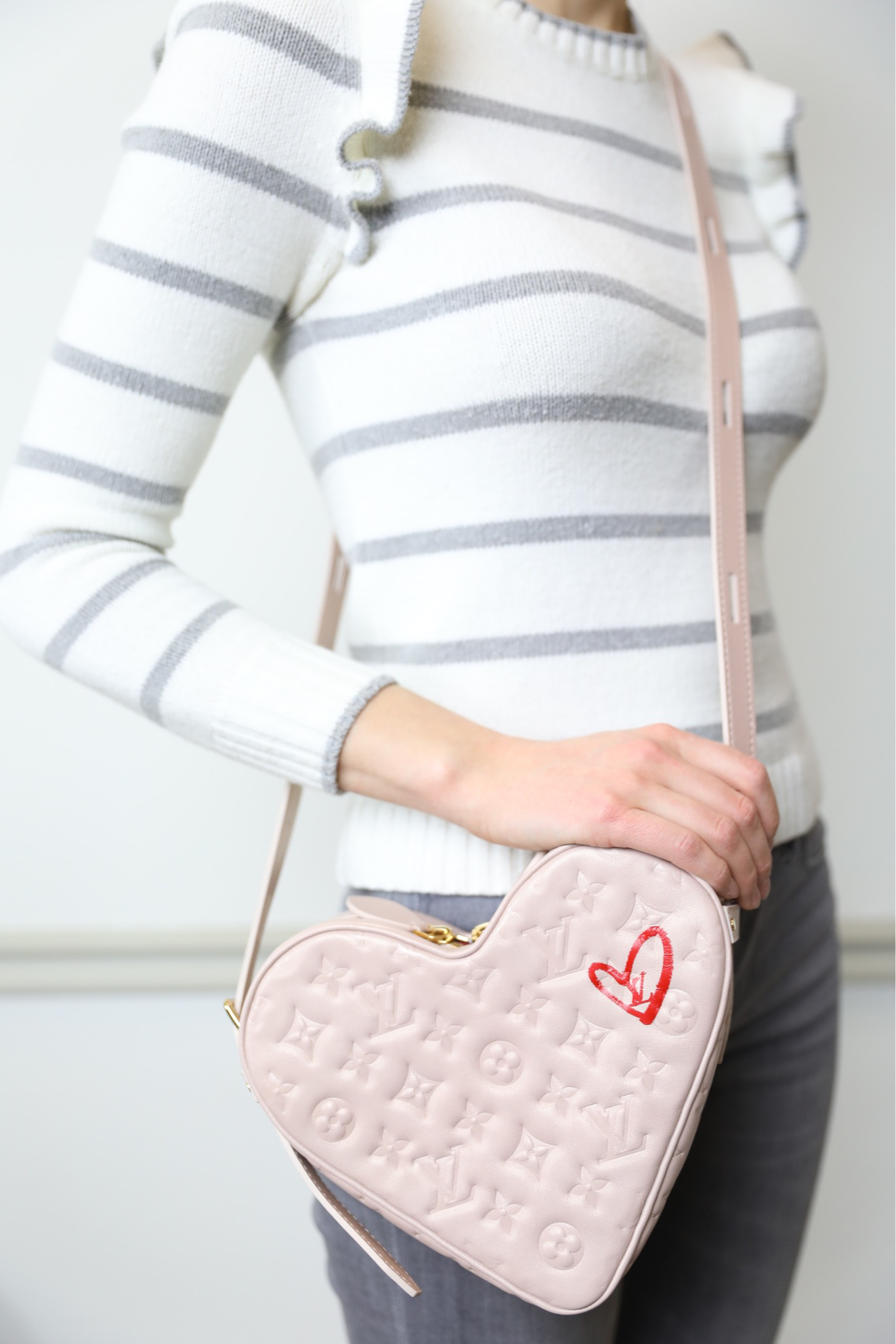 Louis Vuitton Light Pink Lambskin Embossed Fall In Love Heart Bag – Madison  Avenue Couture