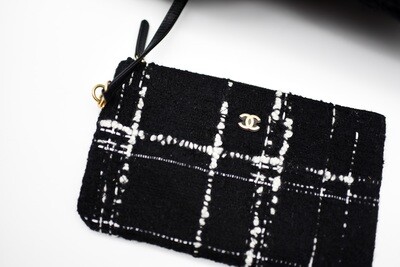 Chanel 22 Shopping Tote Medium, Black and White Tweed Gold