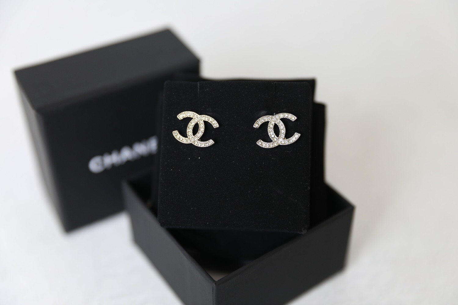 Chanel // A12V Silver Embelisshed CC Stud Earrings – VSP Consignment