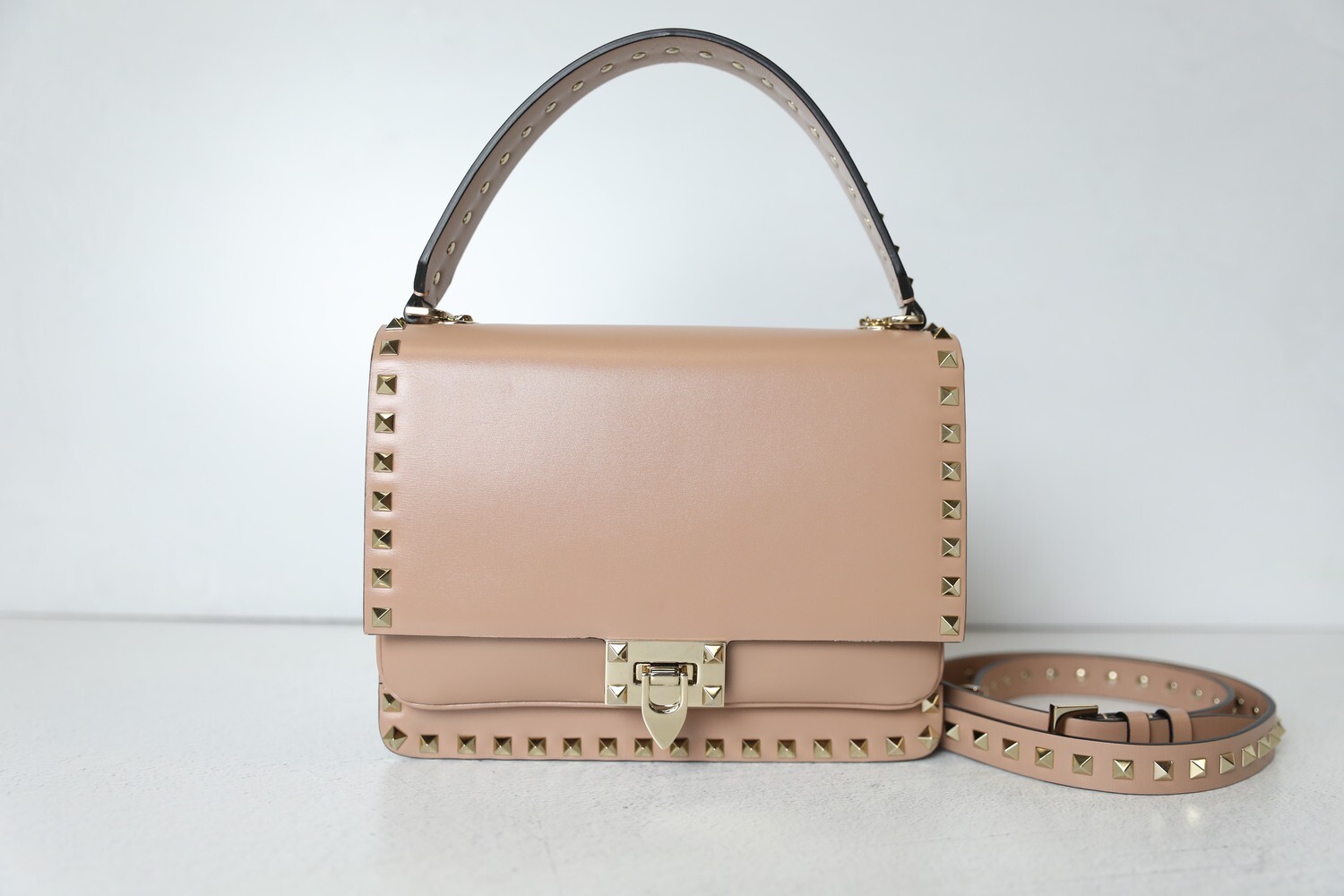 Valentino Rockstud Flap, Rose Poudre Nude, Preowned in Dustbag WA001