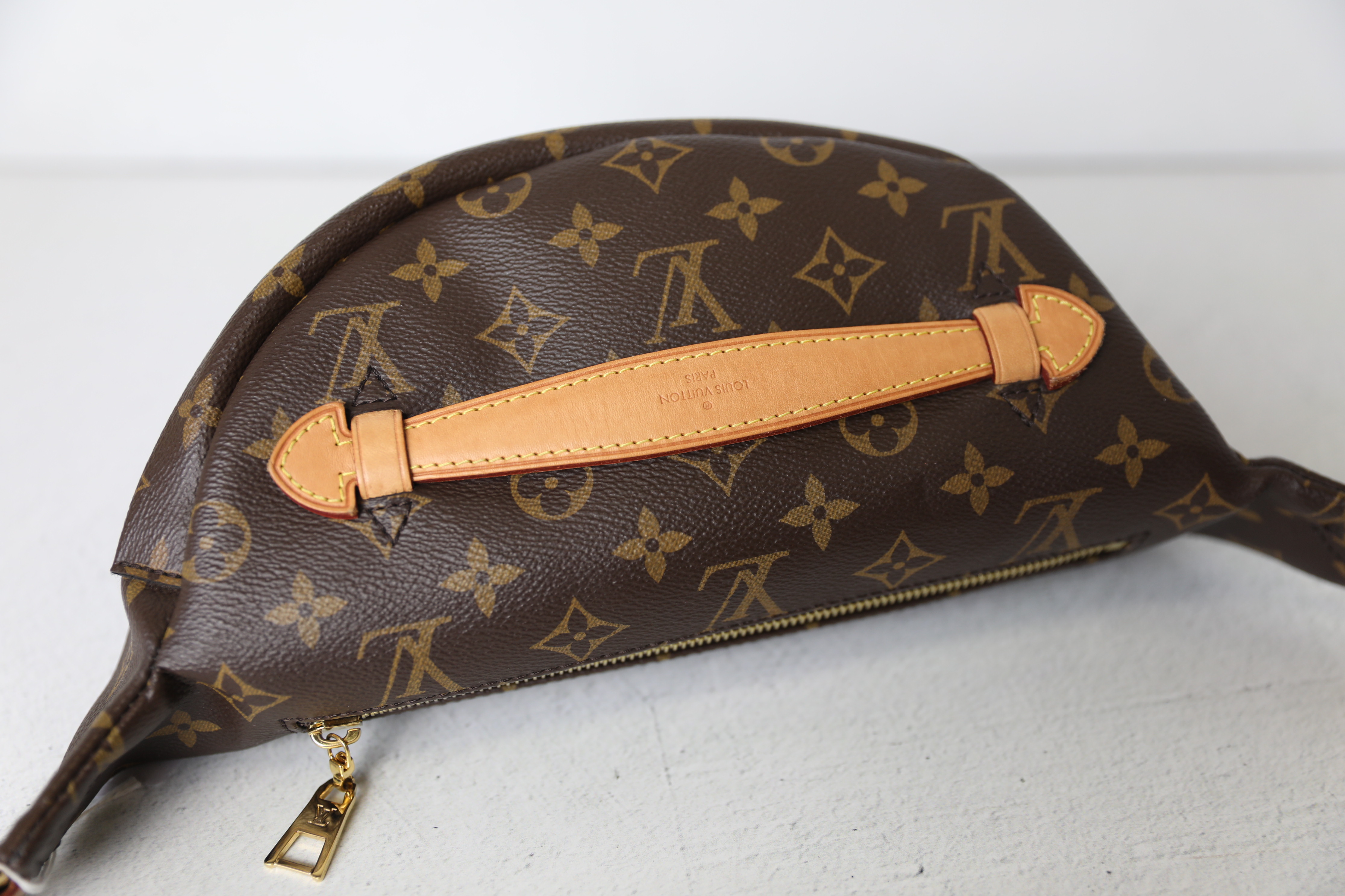 Louis Vuitton League of Legends BumBag, New in Dustbag WA001 - Julia Rose  Boston