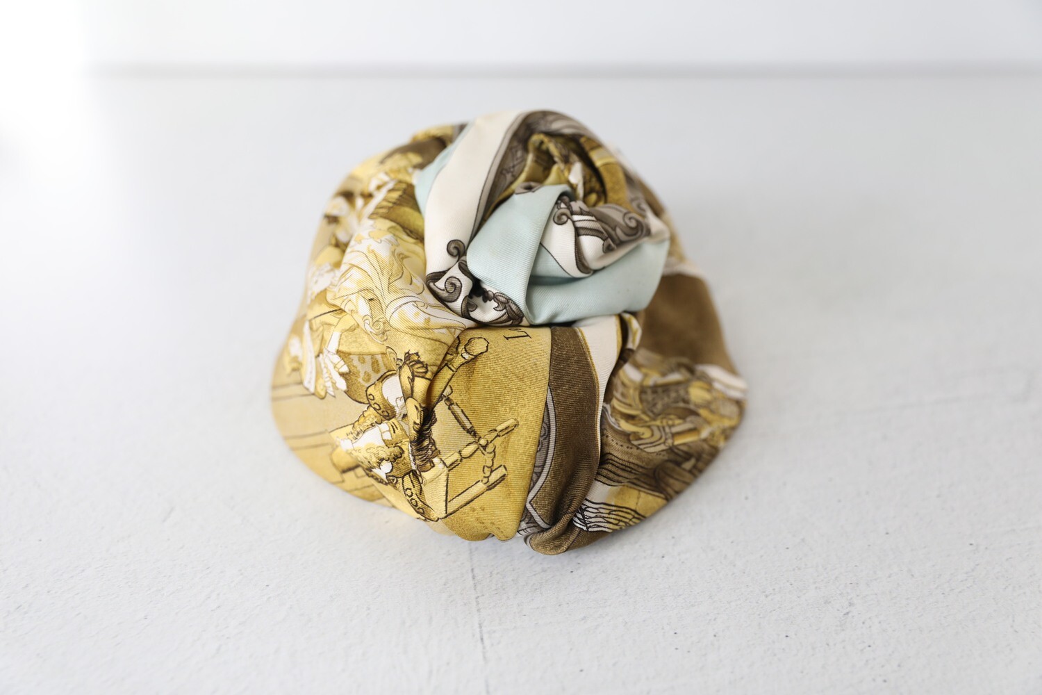 Hermes Scarf Turban, Golden, Preowned WA001