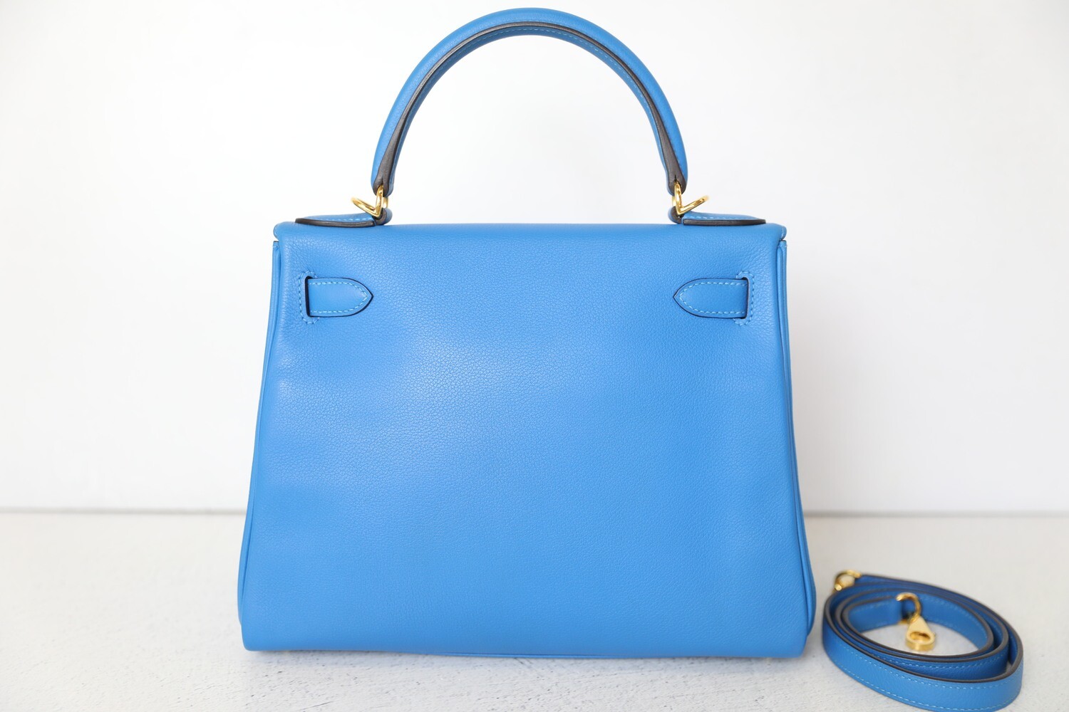 Hermes Kelly 28 Blue Zanzibar Evercolor Leather with Gold Hardware Preowned in Dustbag WA001