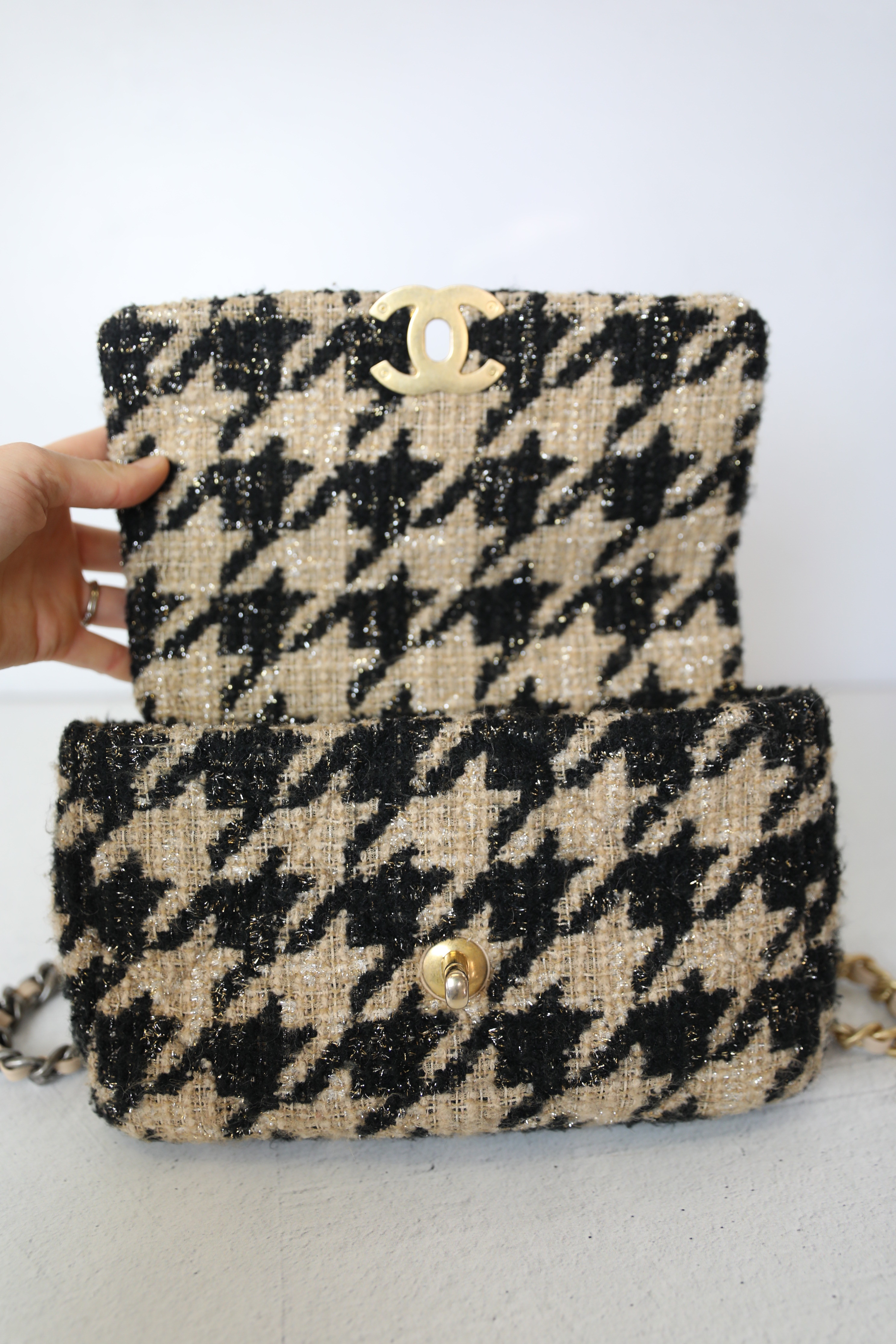 Chanel 19 Small, Beige and Black Houndstooth Tweed, Preowned in Dustbag WA001 - Julia Rose Boston | Shop Chanel 19 Small, Beige and Black Houndstooth Tweed, Preowned in Dustbag WA001 - Julia Rose Boston | Shop