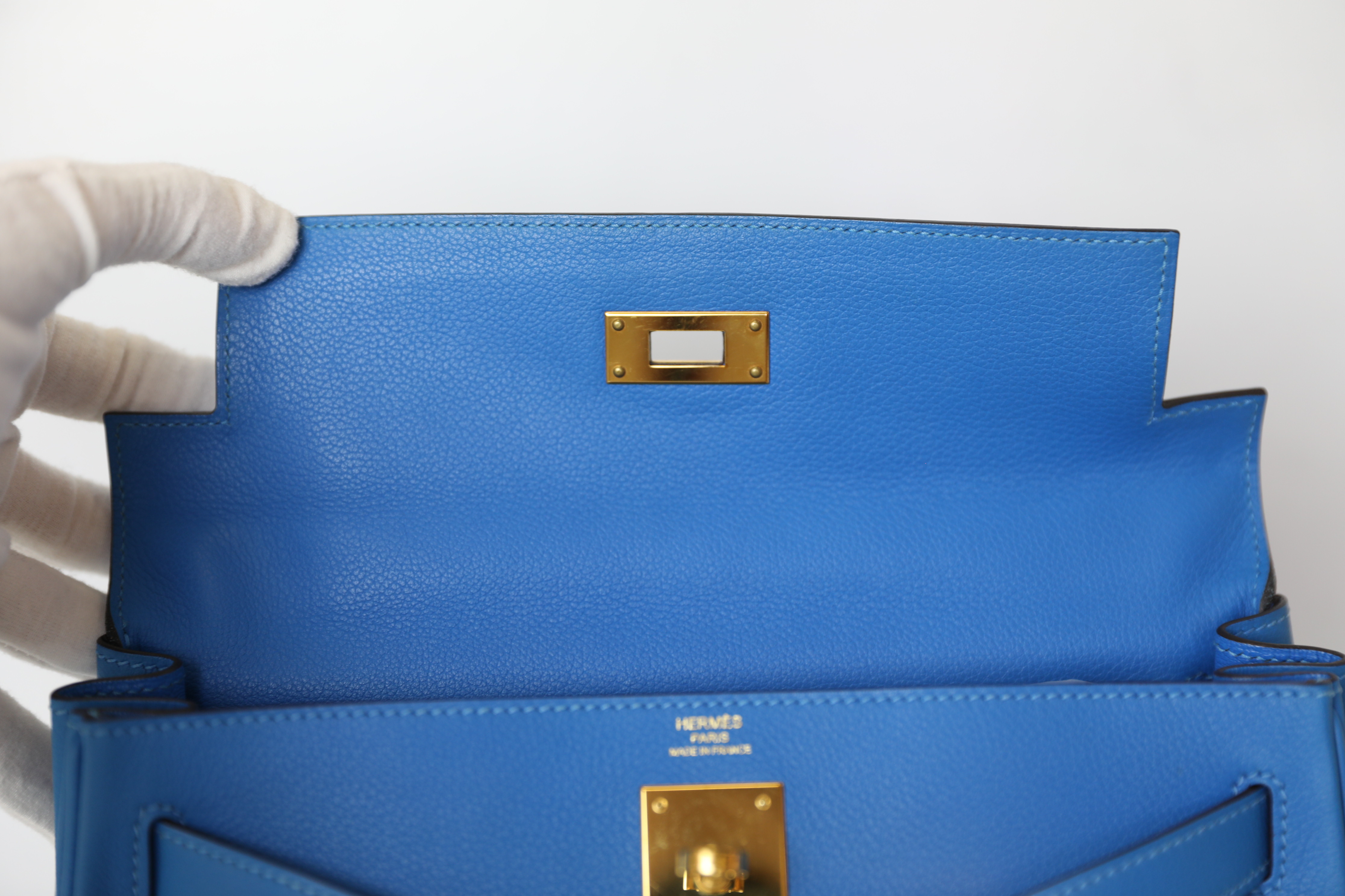 Kelly danse leather crossbody bag Hermès Blue in Leather - 24442408