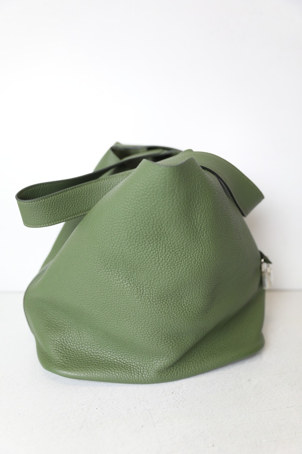 Hermes Picotin TGM Olive Green with Palladium Hardware Preowned in Dustbag WA001