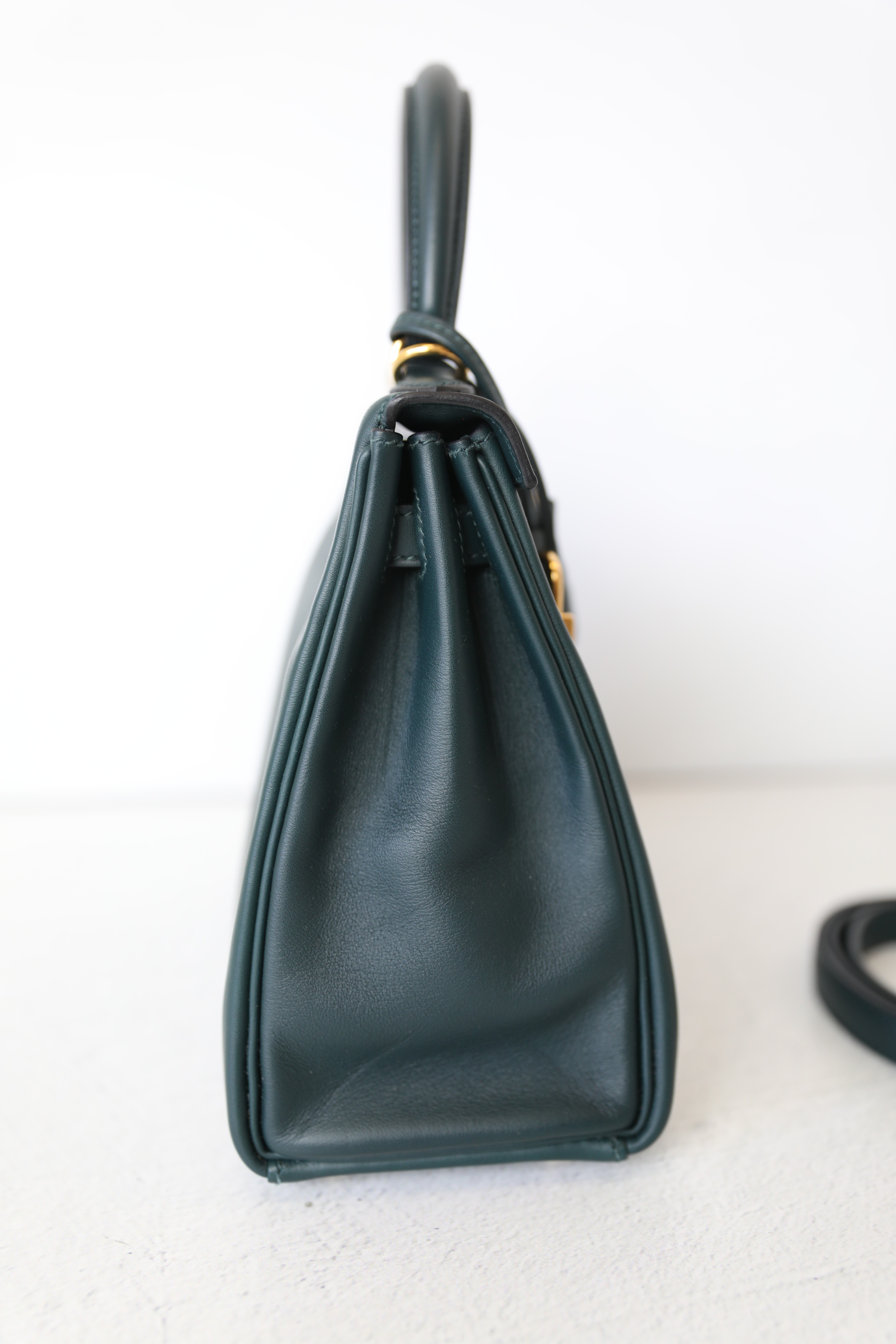 Hermès Kelly 25 Green Leather Handbag (Pre-Owned)