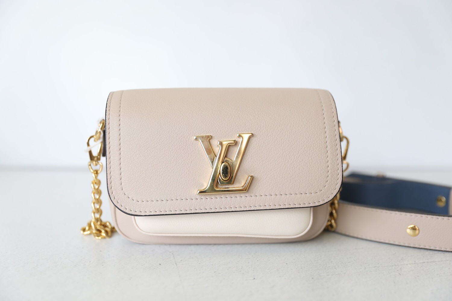 Pre-owned Louis Vuitton Leather Clutch Bag In Beige