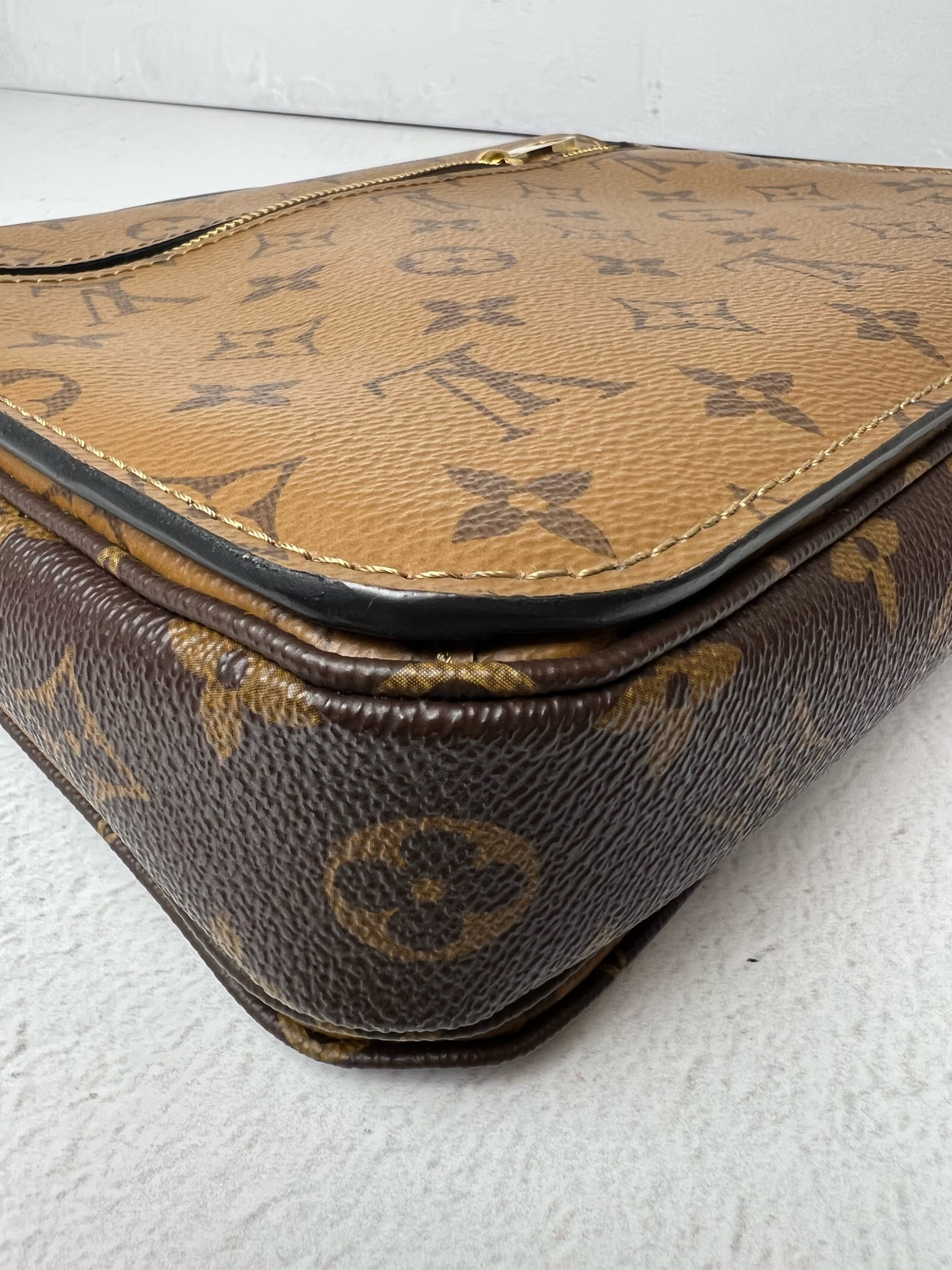 Louis Vuitton Pochette Metis, Reverse Monogram, Preowned in Box WA001