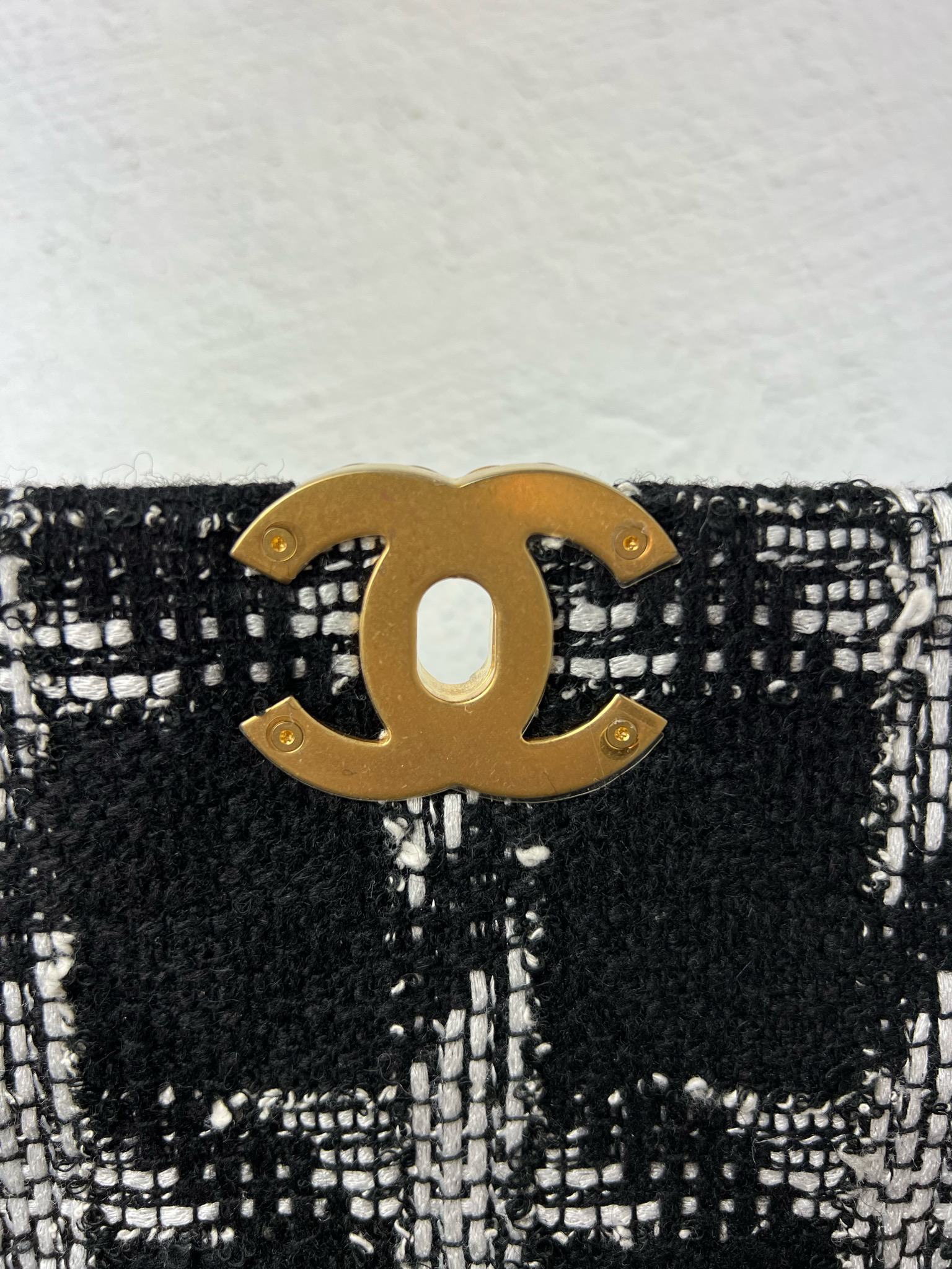 Chanel 19 Small, Black and White Tweed with Mixed Tone Hardware, Preowned  in Dustbag WA001