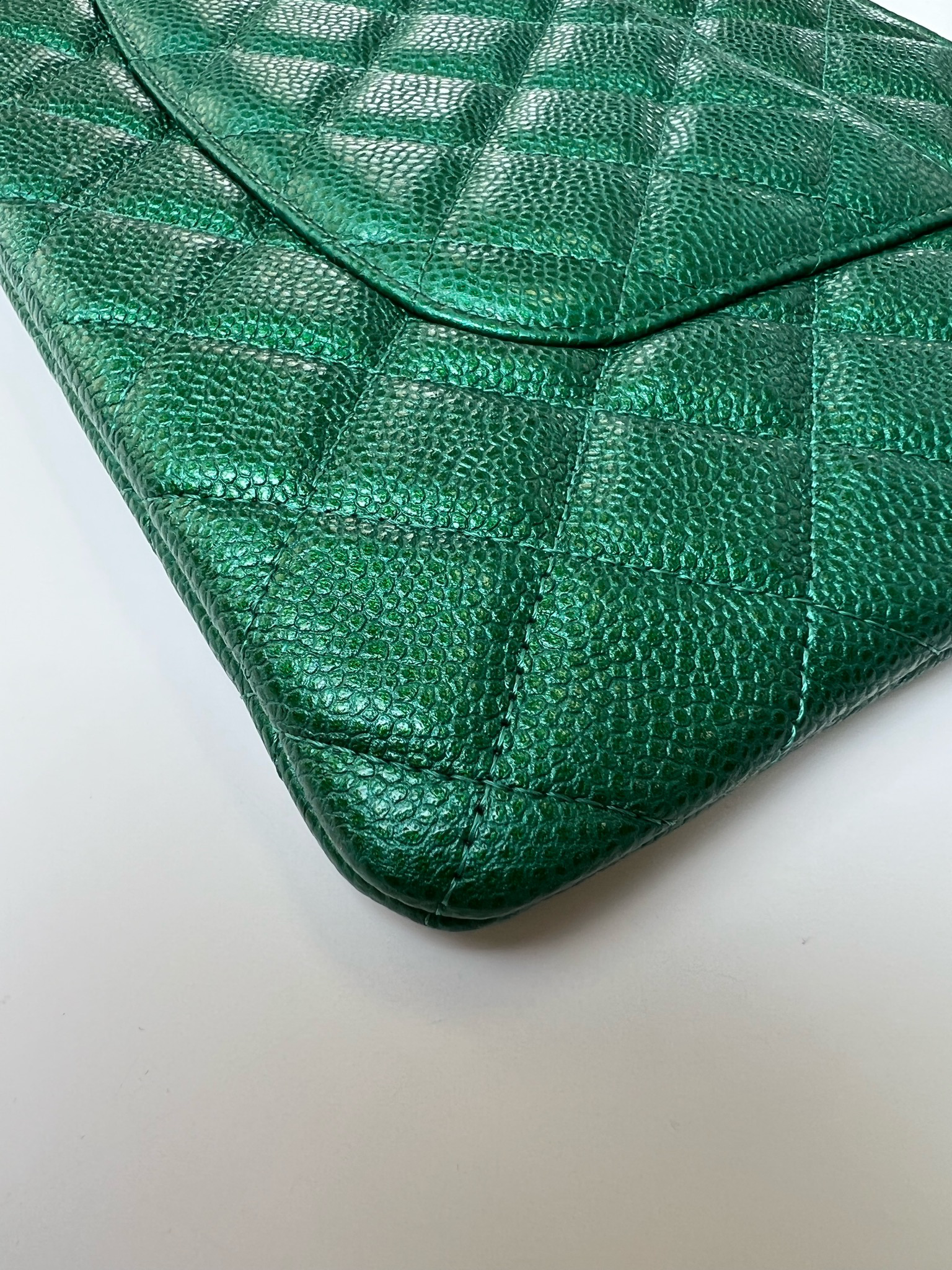Chanel Large O Case, 18S Emerald Green Caviar Leather Gold Hardware,  Preowned in Box, WA001