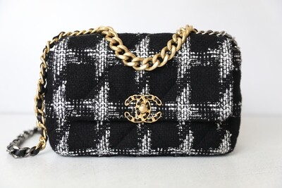 Chanel 19 Small, Black and White, Tweed with Mixed Hardware, Preowned in Dustbag, WA001