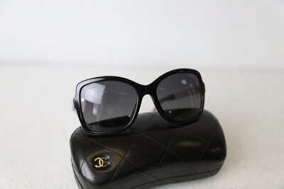 Chanel Square Sunglasses, Black Preowned In Box, WA001