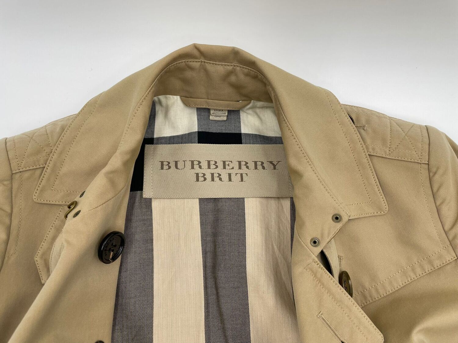Burberry Trench Coat Honey Beige Preowned GA001 Julia Rose Boston Shop