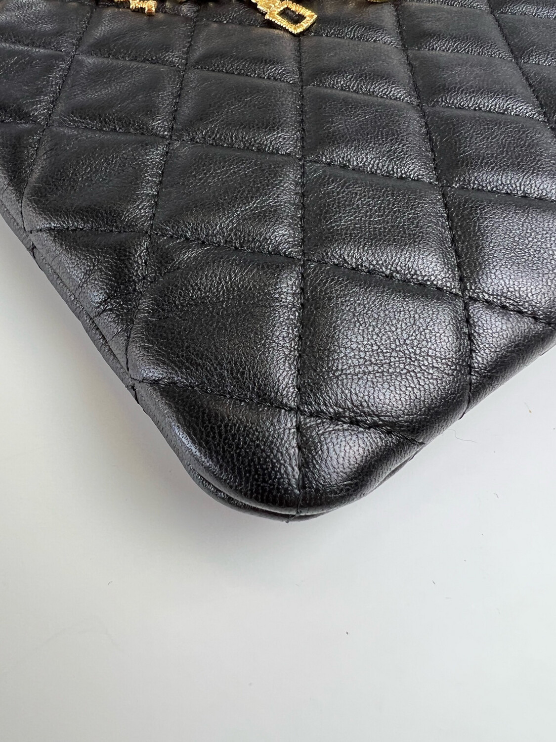 Chanel Zip Pouch with Chain Details, Black Lambskin with Mixed Hardware, Preowned No Dustbag WA001 - Julia Rose Boston | Shop Chanel Zip Pouch with Chain Details, Black Lambskin with Mixed Hardware, Preowned No Dustbag WA001 - Julia Rose Boston | Shop