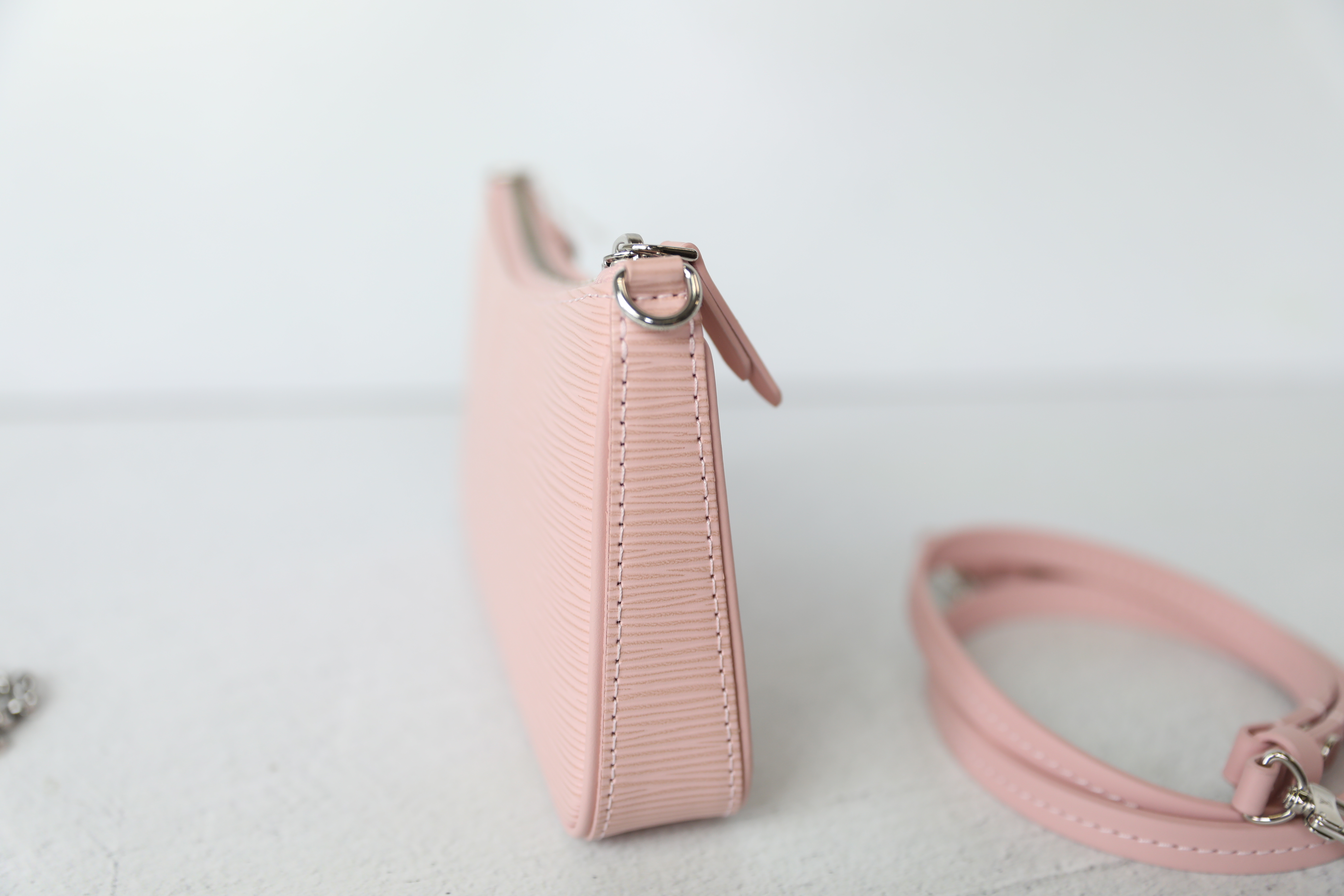 Louis Vuitton Easy Pouch on Strap Epi Leather Pink 2308791