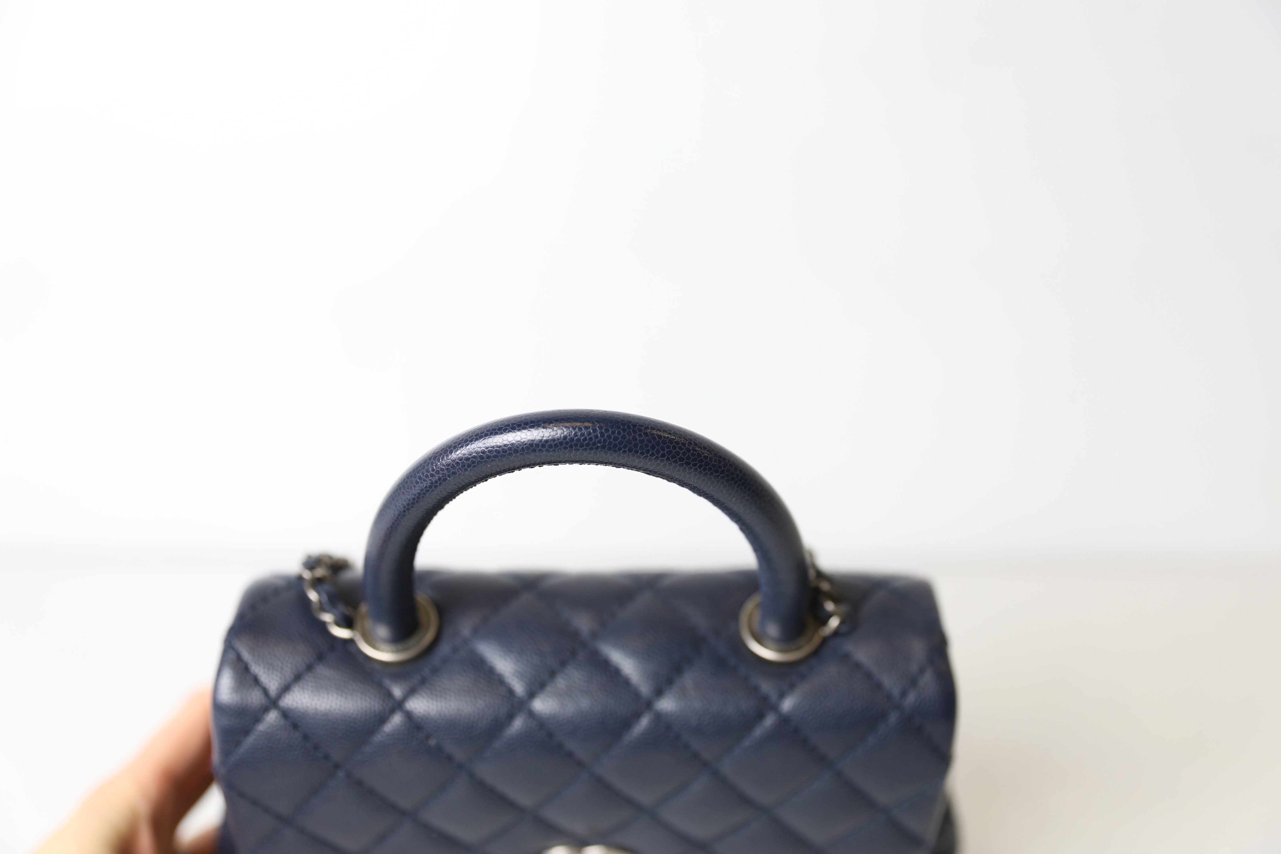 Coco handle leather handbag Chanel Navy in Leather - 21347103