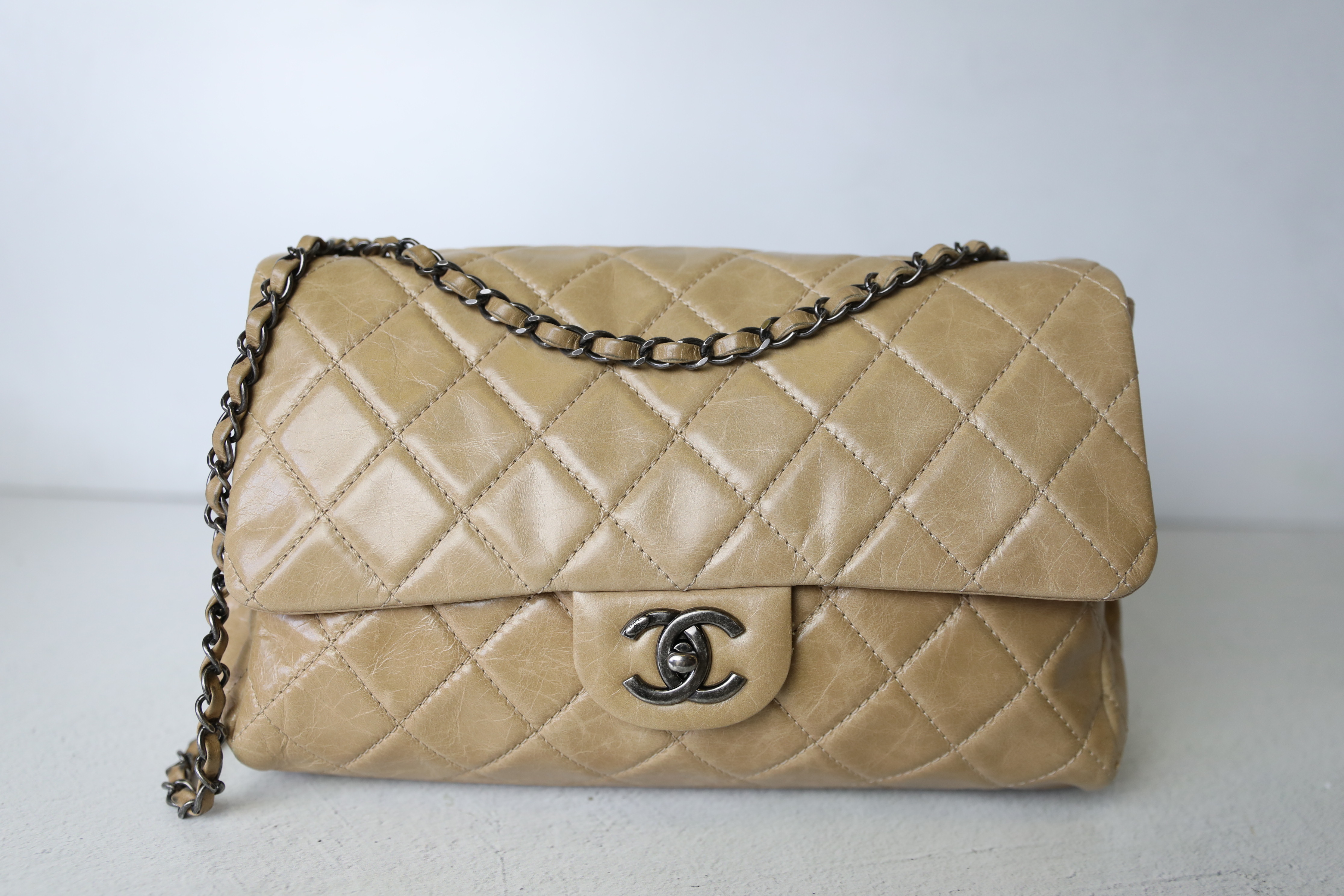 Chanel Seasonal Flap with Heart Chain, Black Leather with Gold Hardware,  Preowned in Dustbag WA001