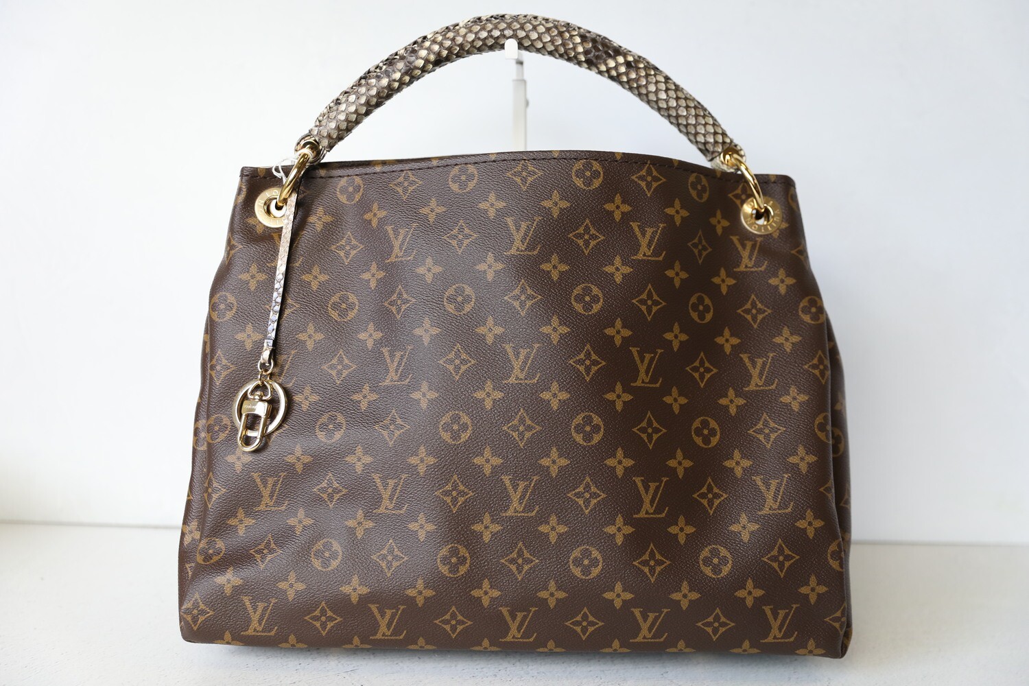 Where's the best place to sell my old LV, I have a Monogram Artsty