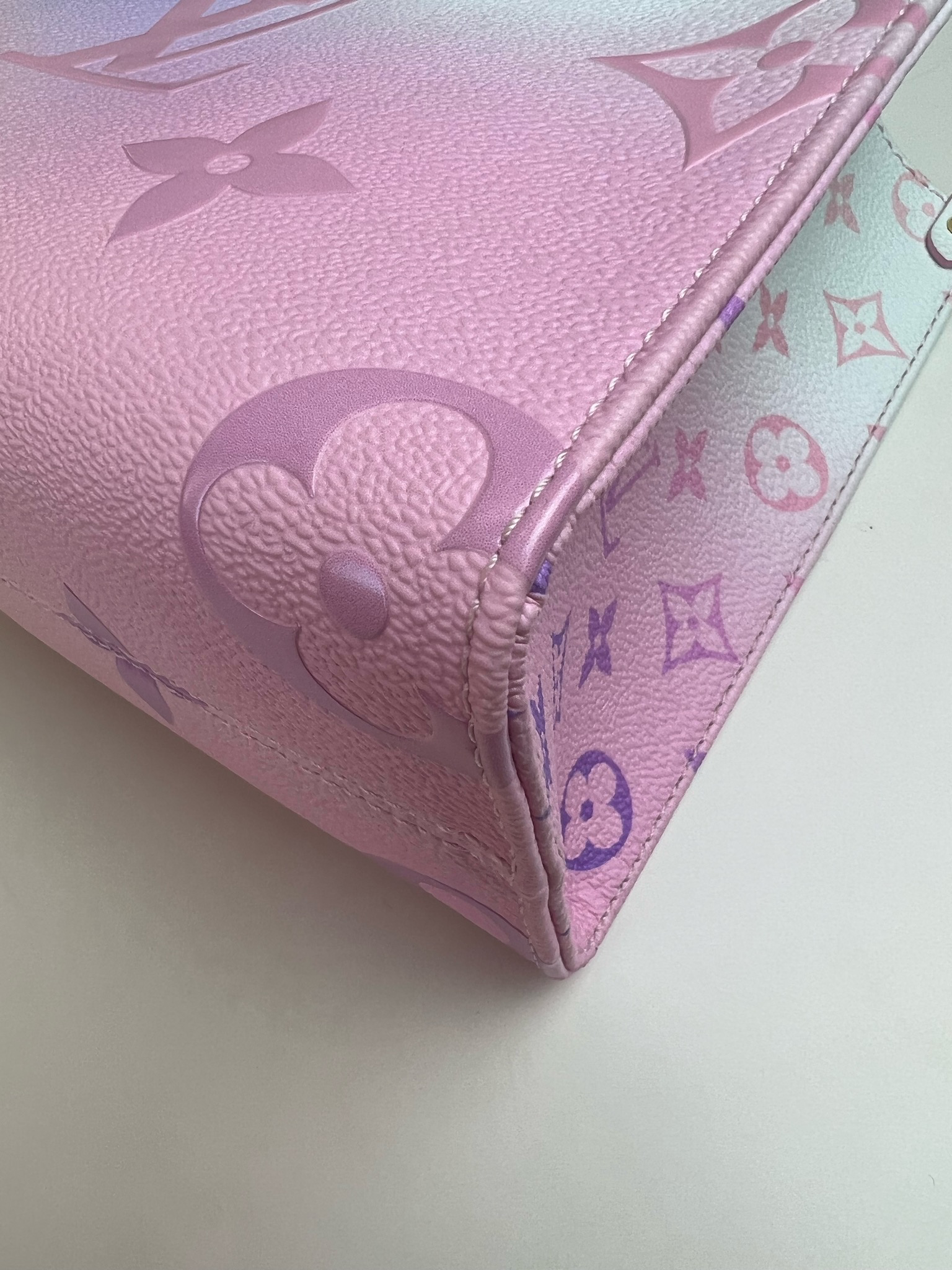 Louis Vuitton OnTheGo PM, Sunrise Pastel, Preowned in Box WA001