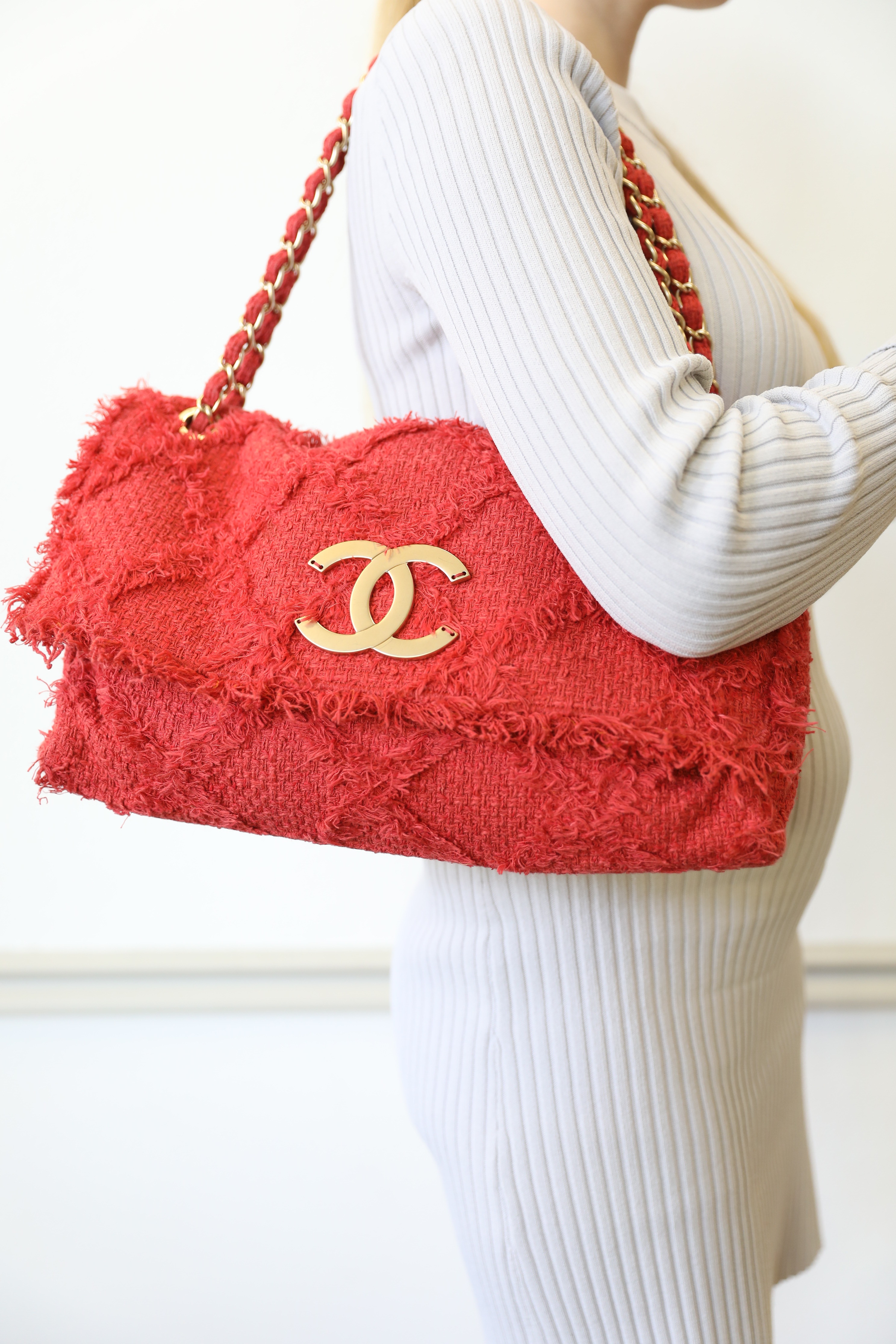 Chanel Fringe Bag, Red Tweed with Gold Hardware, Preowned No Dustbag WA001