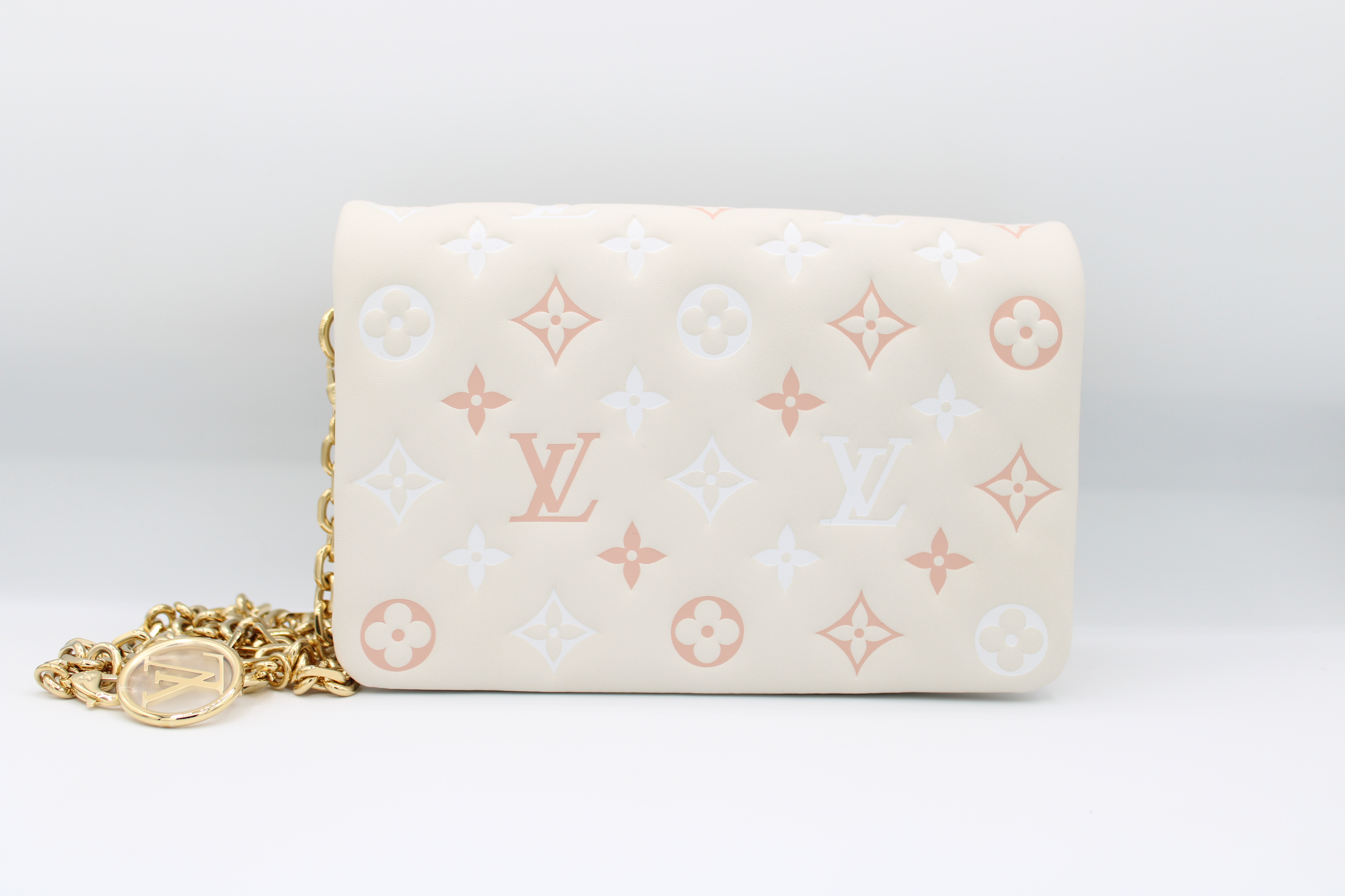 Louis Vuitton Pochette Metis, Arizona/Beige, New in Dust Bag with Holiday  Shopping Bag GA001P - Julia Rose Boston
