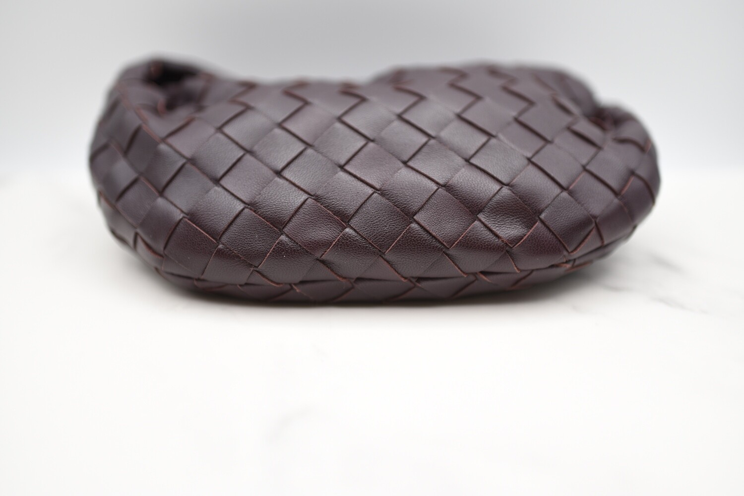 クラッチバッグ Bottega Veneta Burgundy Nappa Leather Mini Jodie Handbag BOTTEGA VENETA - Burgundy Mini Jodie bag | Leam Roma