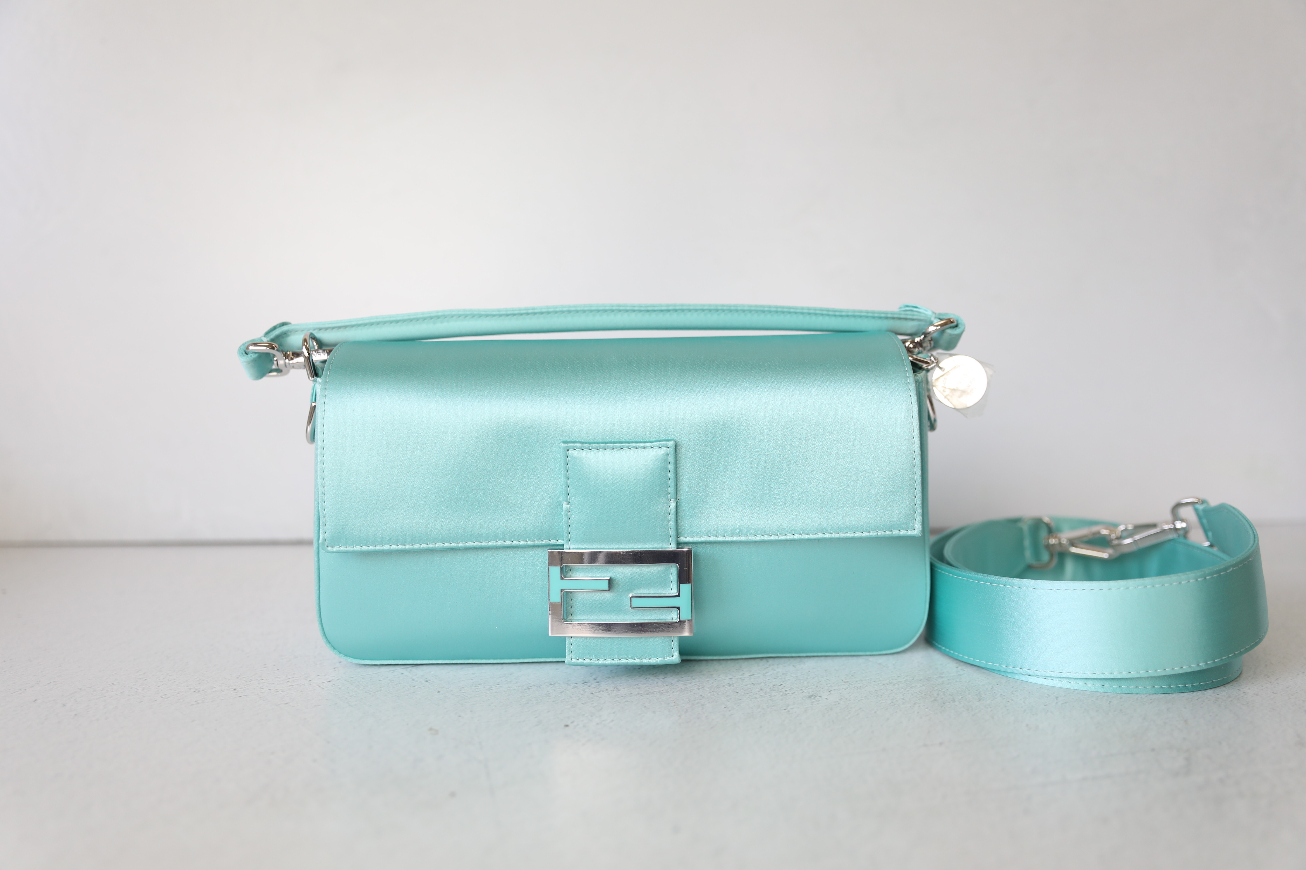 tiffany blue 🤍 #bags #purses #purseblog #fendibaguette #ysl #juliafox