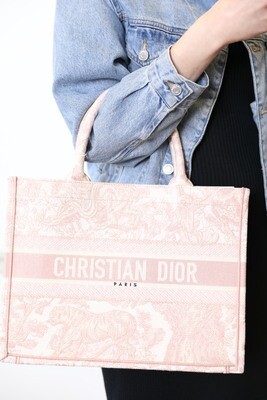 【乙女心惹かれるピンク】Dior★Book Tote Medium★トートバッグ Christian Dior Book Tote Medium, Pink Toile De Jouy