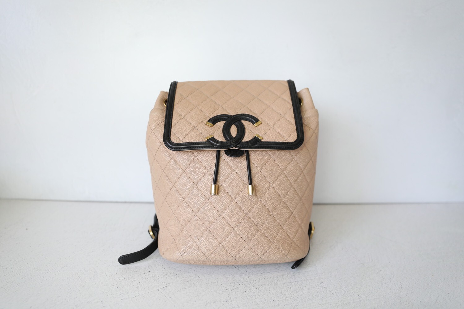 Chanel Filigree Backpack Medium, Beige and Black Caviar with Gold Hardware,  Preowned No Dustbag WA001 - Julia Rose Boston