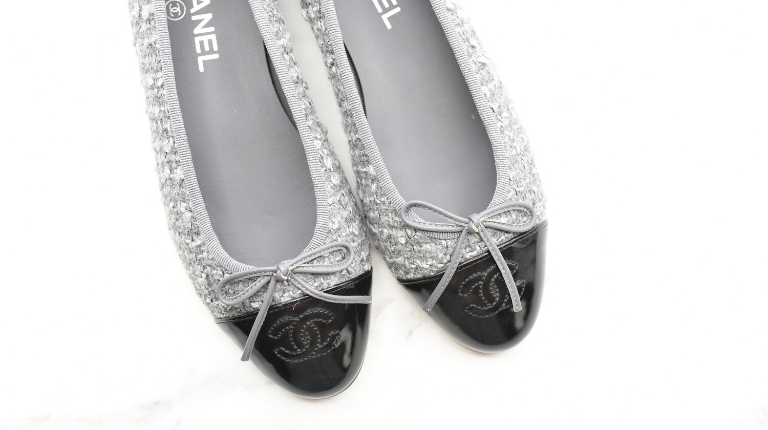 Chanel Ballet Flats, Black and White Tweed, Size 38.5, New in Box WA001
