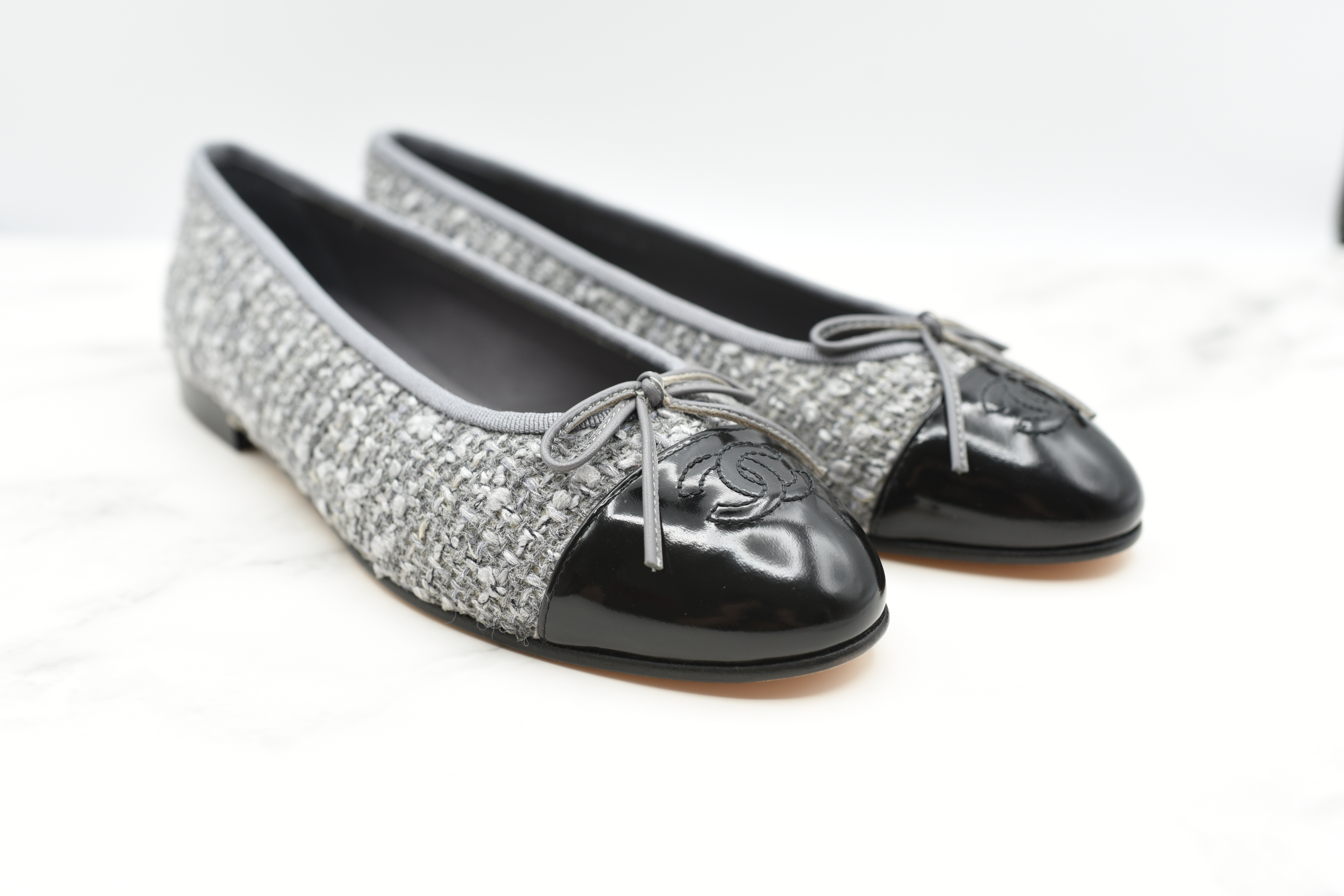 Chanel Ballet Flats, Grey Tweed, Size 38, New in Box GA001