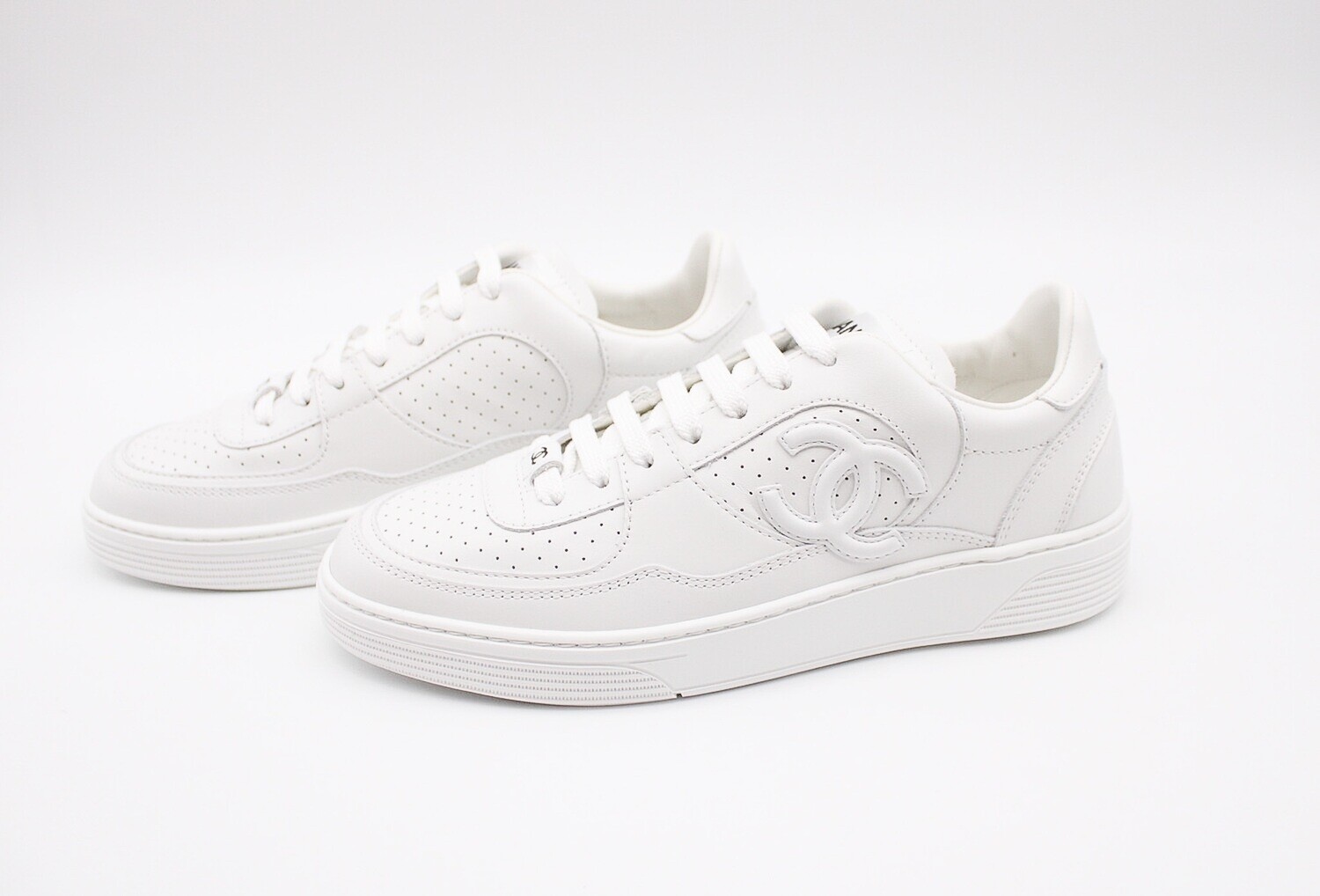 Chanel Sneakers, White, Size 40, New in Box GA006