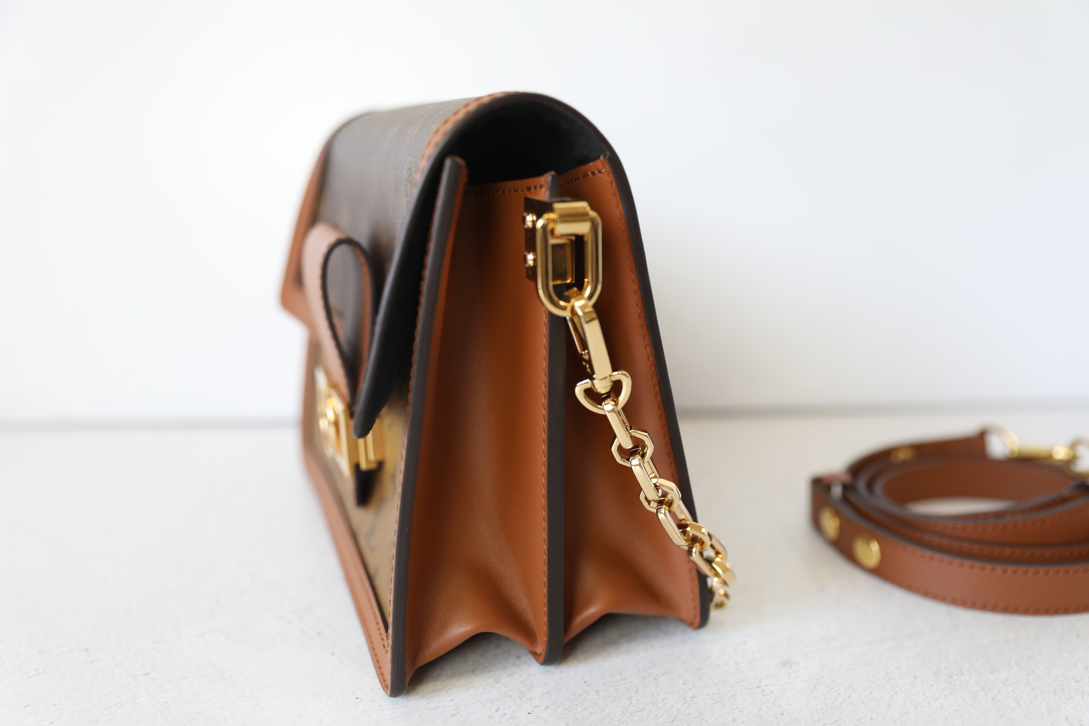 Louis Vuitton Brown Monogram Reverse MM Dauphine Shoulder Bag – On