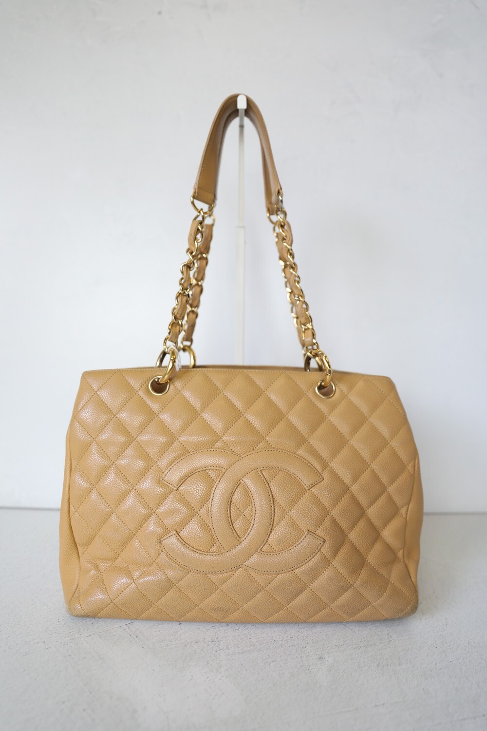 Chanel Grand Shopping Tote GST, Beige Caviar with Gold Hardware, Preowned  No Dustbag WA001