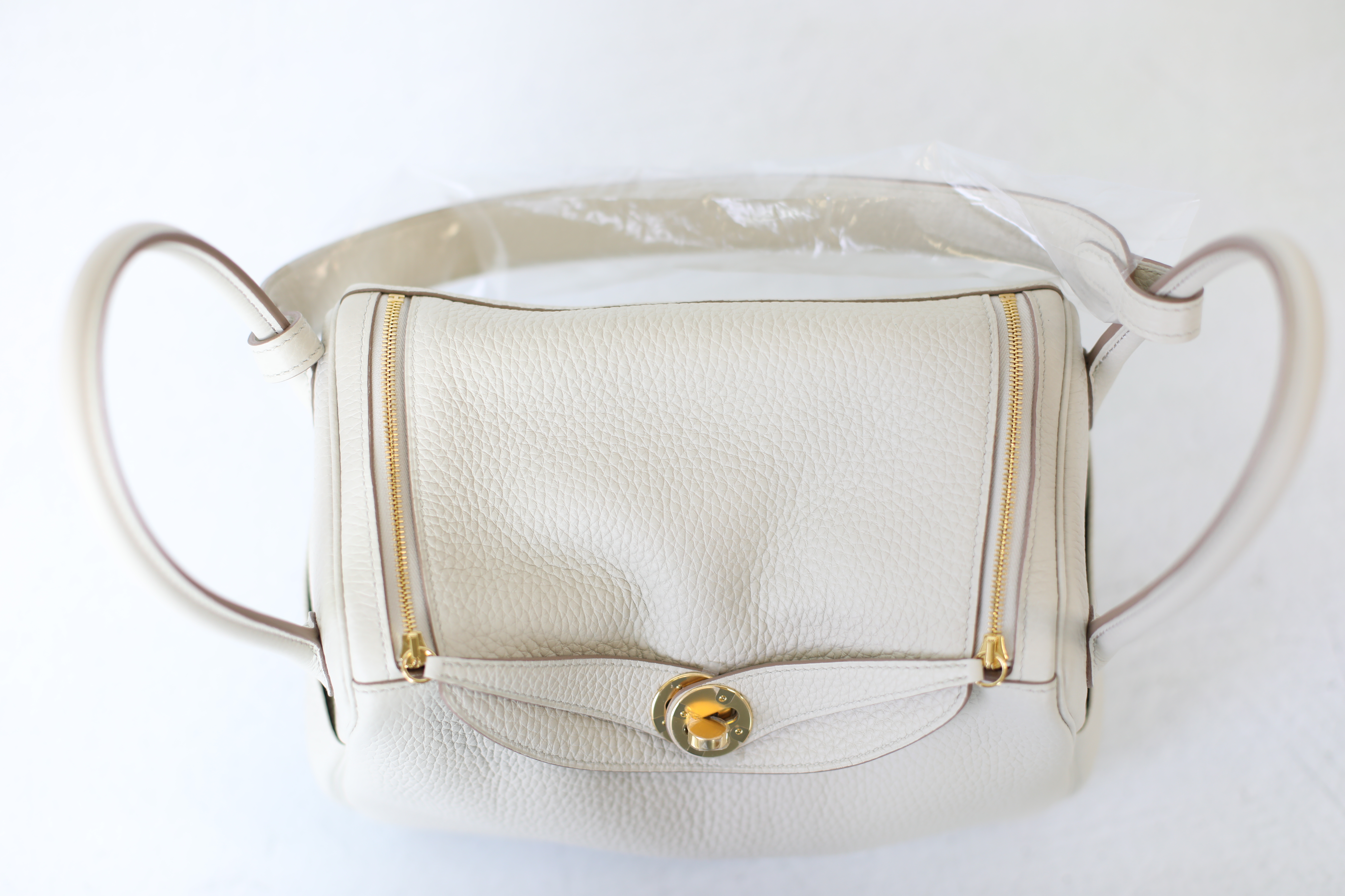 Hermes Lindy 26 Yellow Quality Ori Leather Dimension 26cm …
