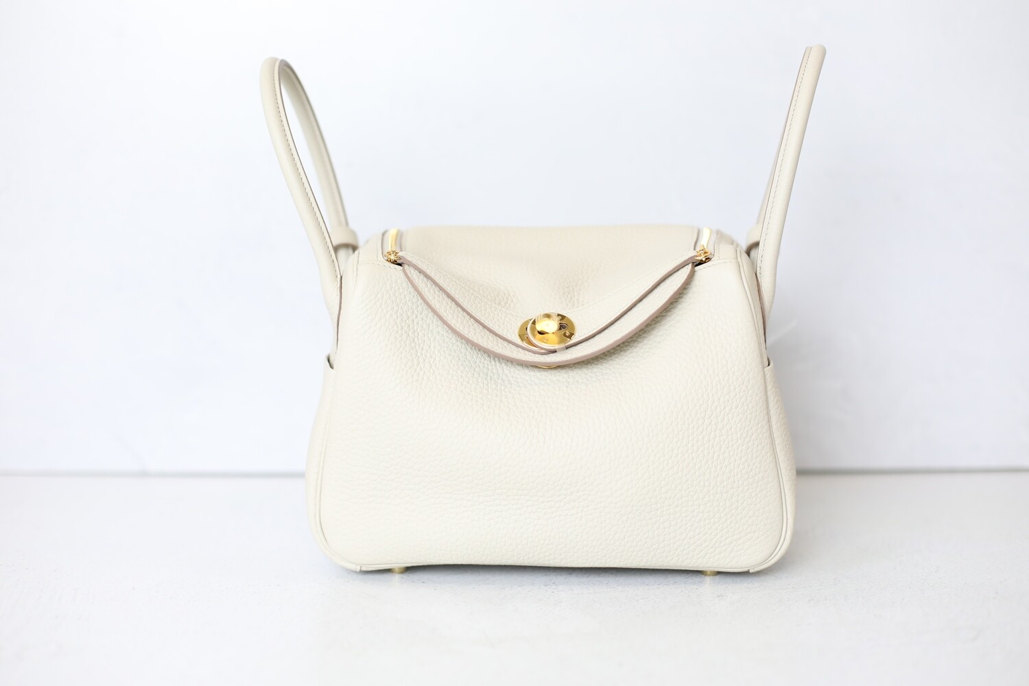 Hermes Lindy 26, Craie White Leather with Gold Hardware, 2023 B Stamp, New  in Box WA001