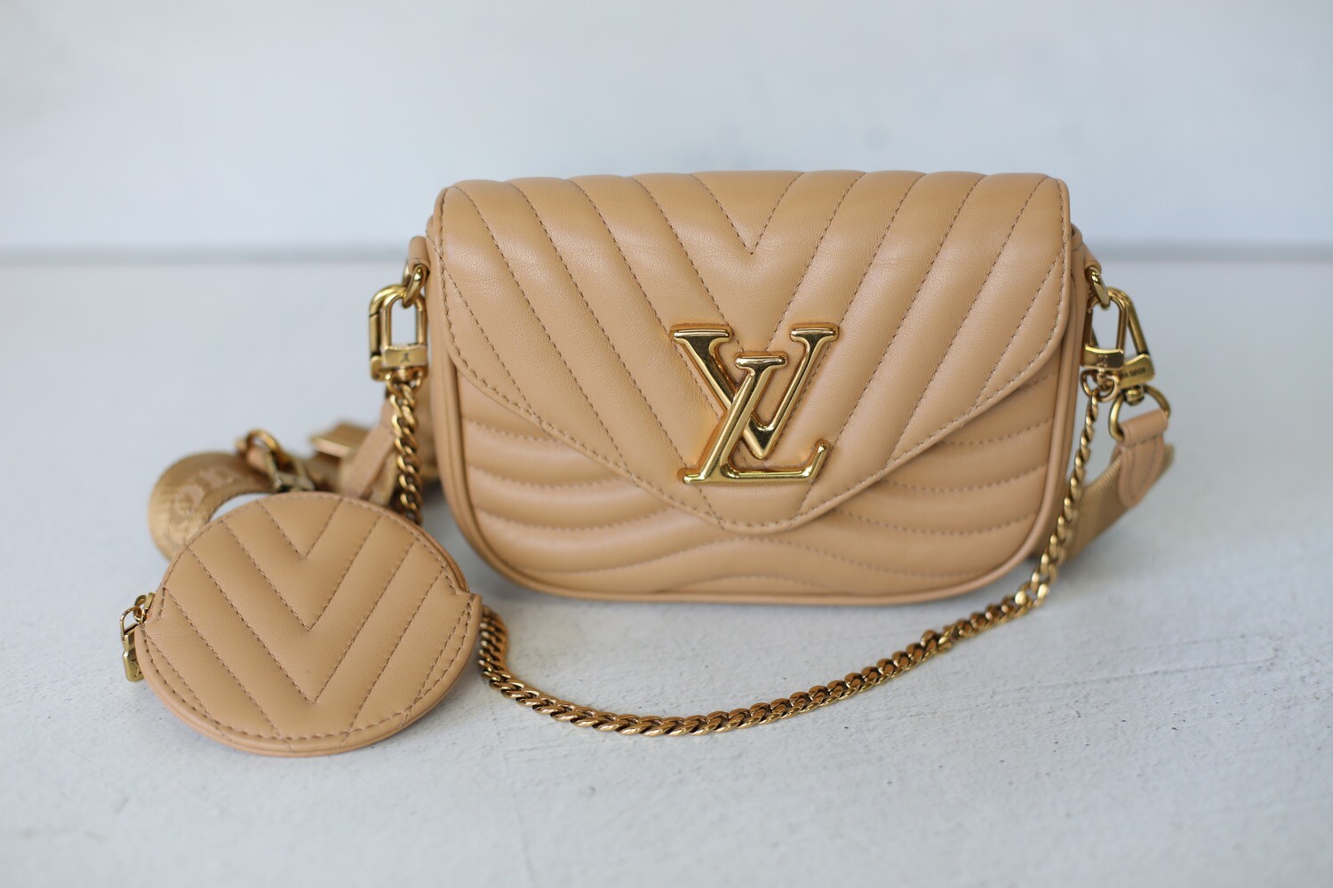 Louis Vuitton New Wave Multi-Pochette, Beige Leather with Gold Hardware,  Preowned in Dustbag WA001