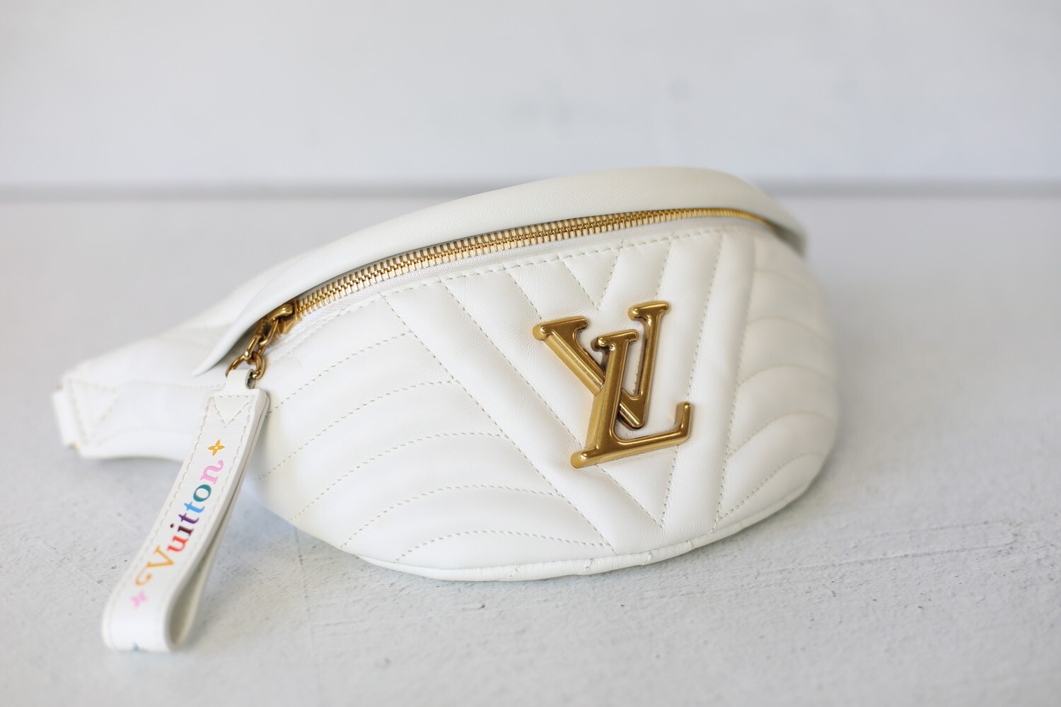 Louis Vuitton New Wave Bumbag Quilted White Leather With Gold Hardware, Preowned In Dustbag WA001