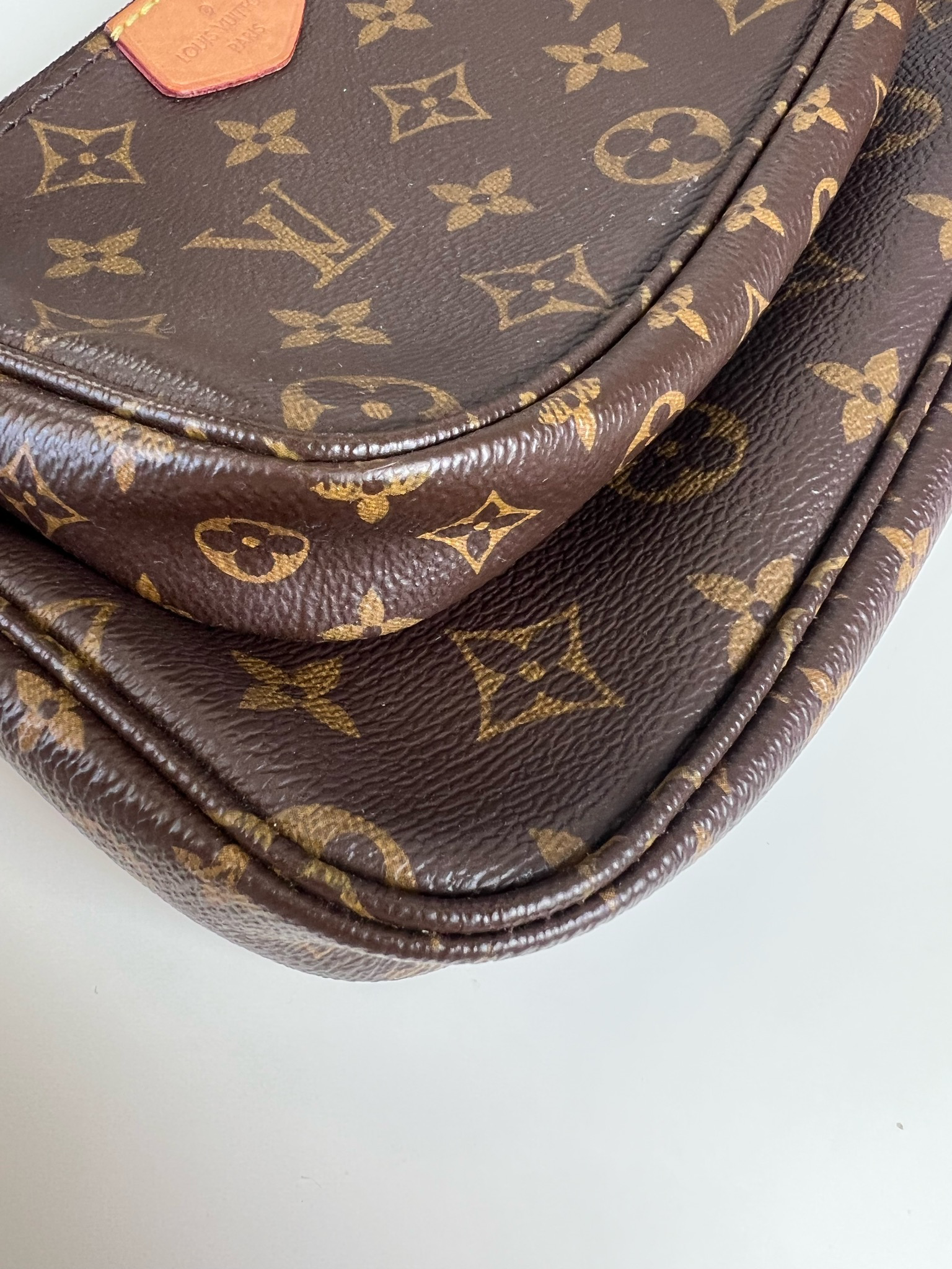 Louis Vuitton Multi Pochette Accessories, Monogram Canvas With Khaki And  Pink Strap With Gold Hardware, Preowned In Box WA001