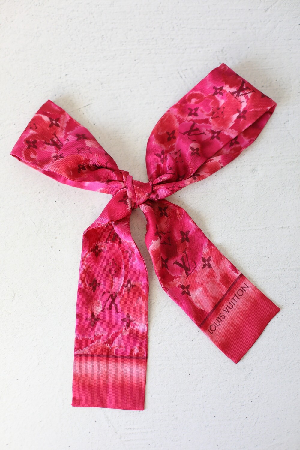 Louis Vuitton Twilly Bandeau Scarf, Pink Silk, Preowned In Box WA001