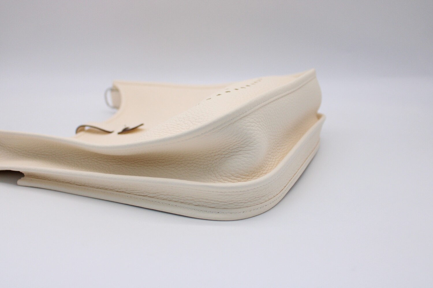 Hermes Evelyne 29 PM, Nata, Palladium Hardware, Preowned in Box CMA001