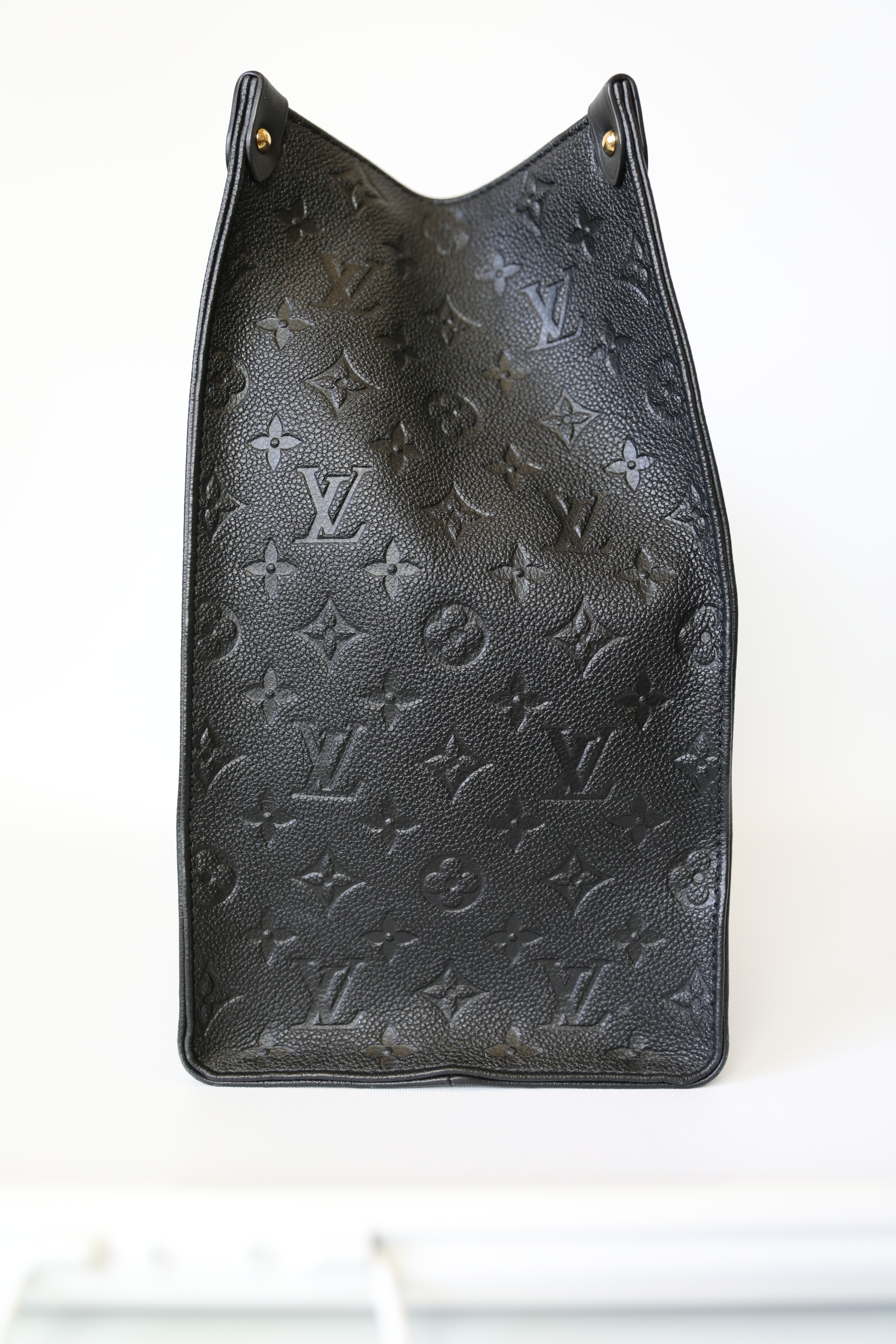 Louis Vuitton OnTheGo MM, Arizona Beige and White Empreinte Leather, New in  Dustbag WA001 - Julia Rose Boston
