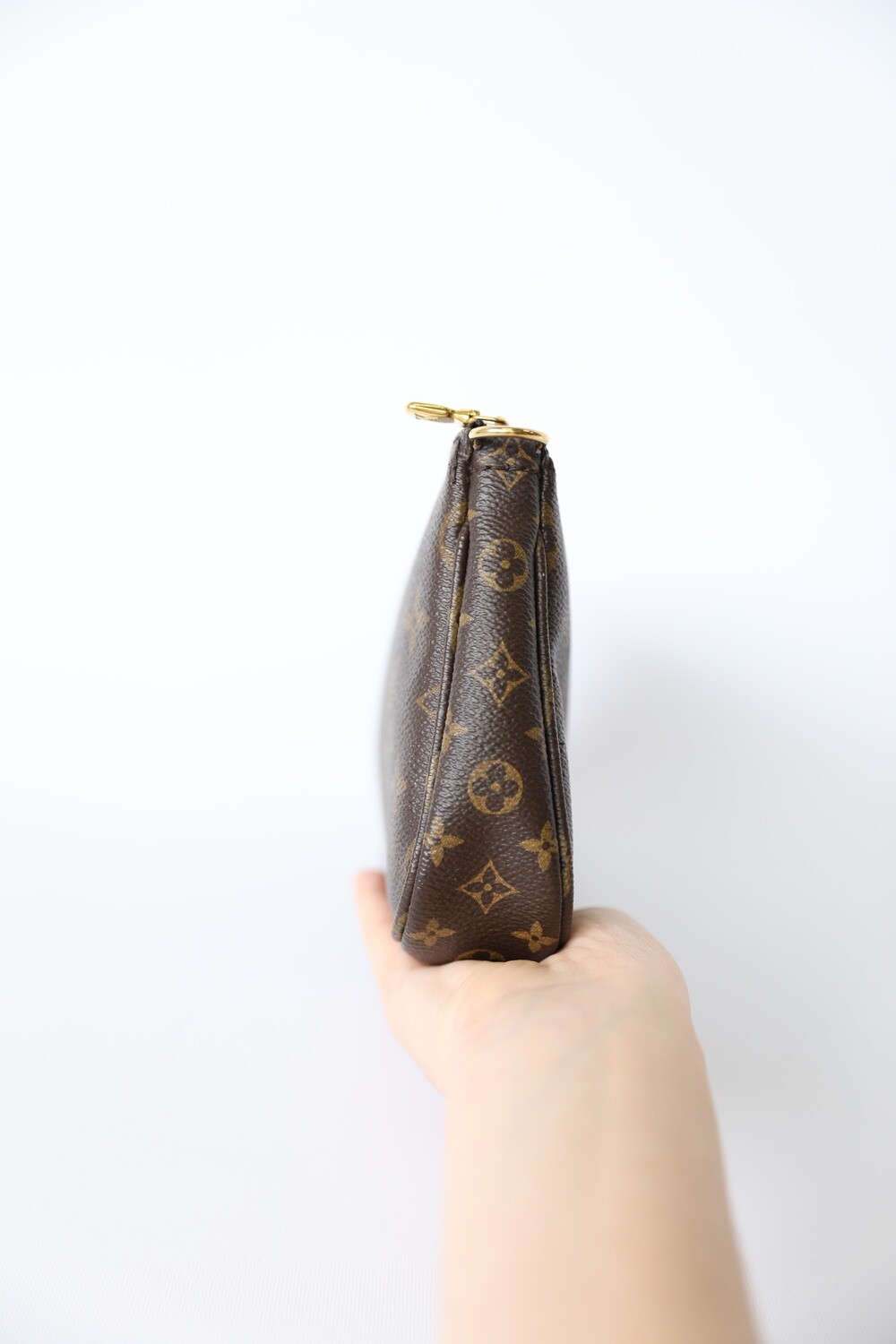 Sold at Auction: Louis Vuitton, Louis Vuitton - NEW KIT Brown Monogram  Pochette Shoulder Bag w/ Removable Strap