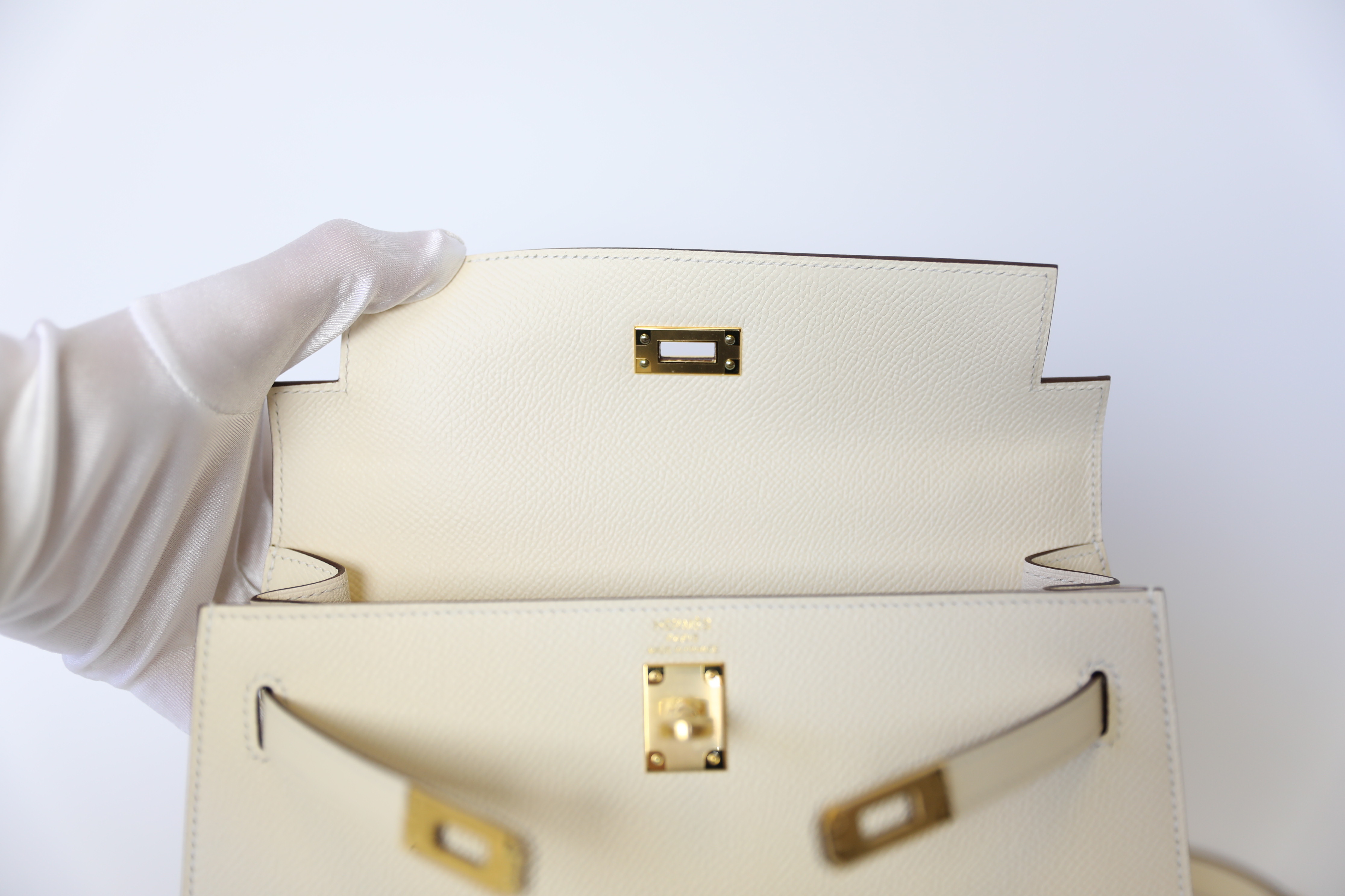Hermes Kelly 25, Nata Epsom With Gold Hardware, New In Box WA001