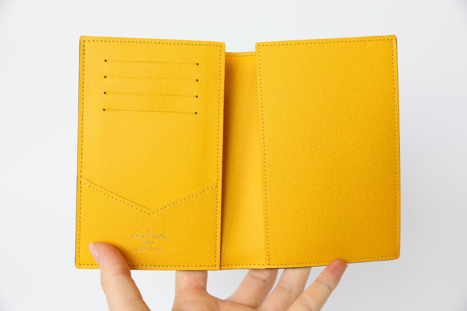 Louis Vuitton Limited Edition Holiday Passport Cover, NYC Monogram