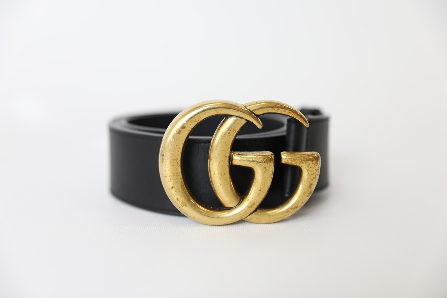 Gucci Marmont Belt, Size 75,  Black Leather with Gold Hardware, Preowned in Dustbag WA001