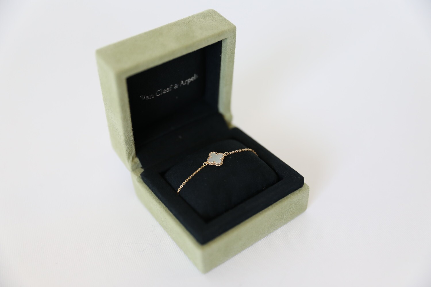 Van Cleef &amp; Arpels VCA Sweet Alhambra Bracelet Mother Of Pearl Bracelet, Preowned in Box WA001