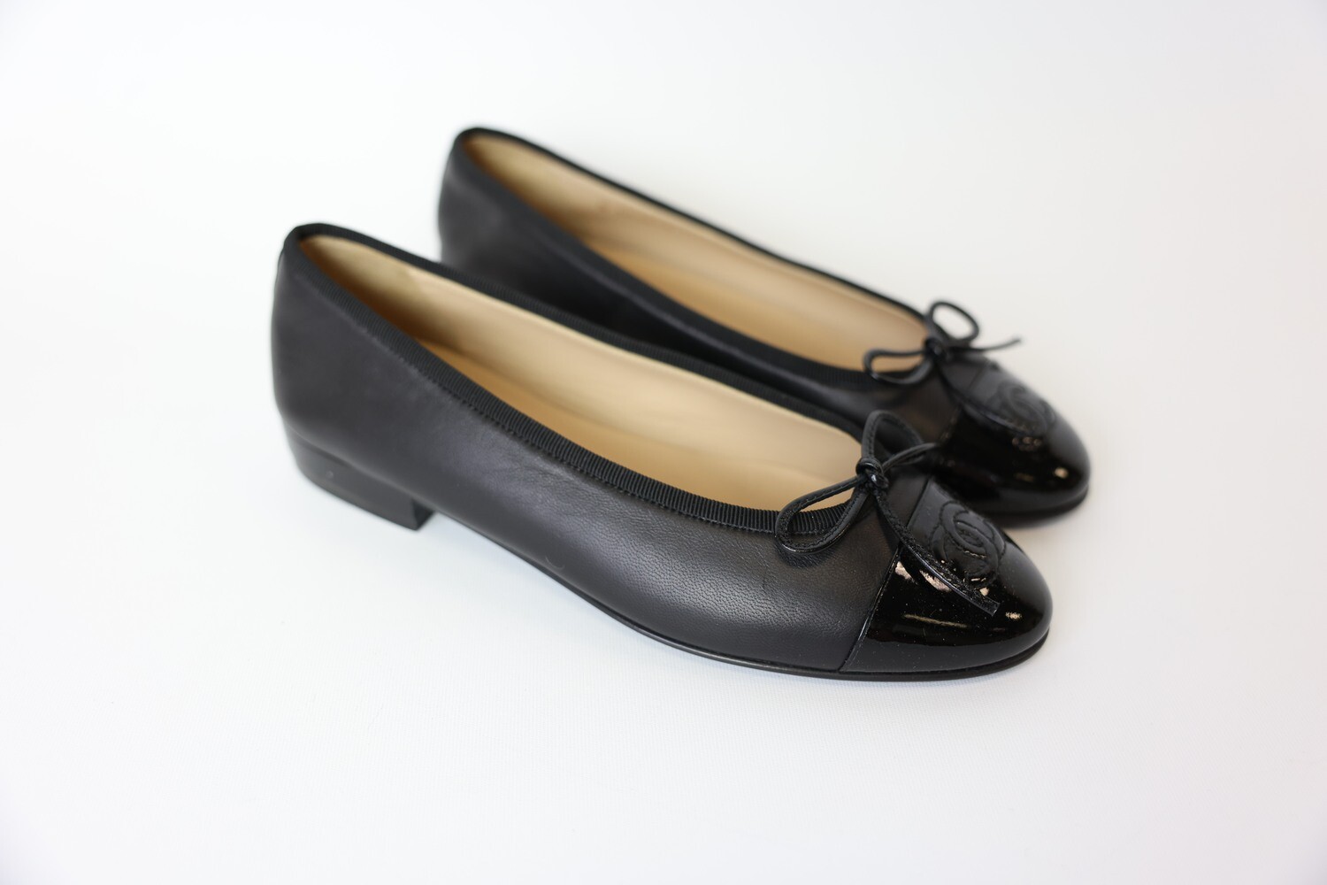 Chanel Flats Lambskin And Patent Black, Size 36.5 New In Box WA001