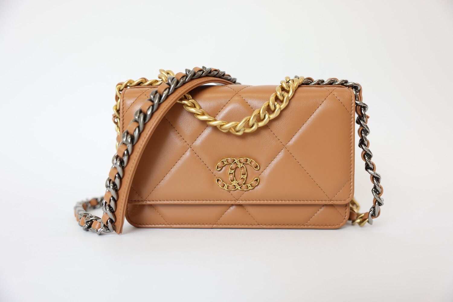 Chanel 19 Wallet on Chain, Caramel Brown Lambskin, Preowned in Box WA001